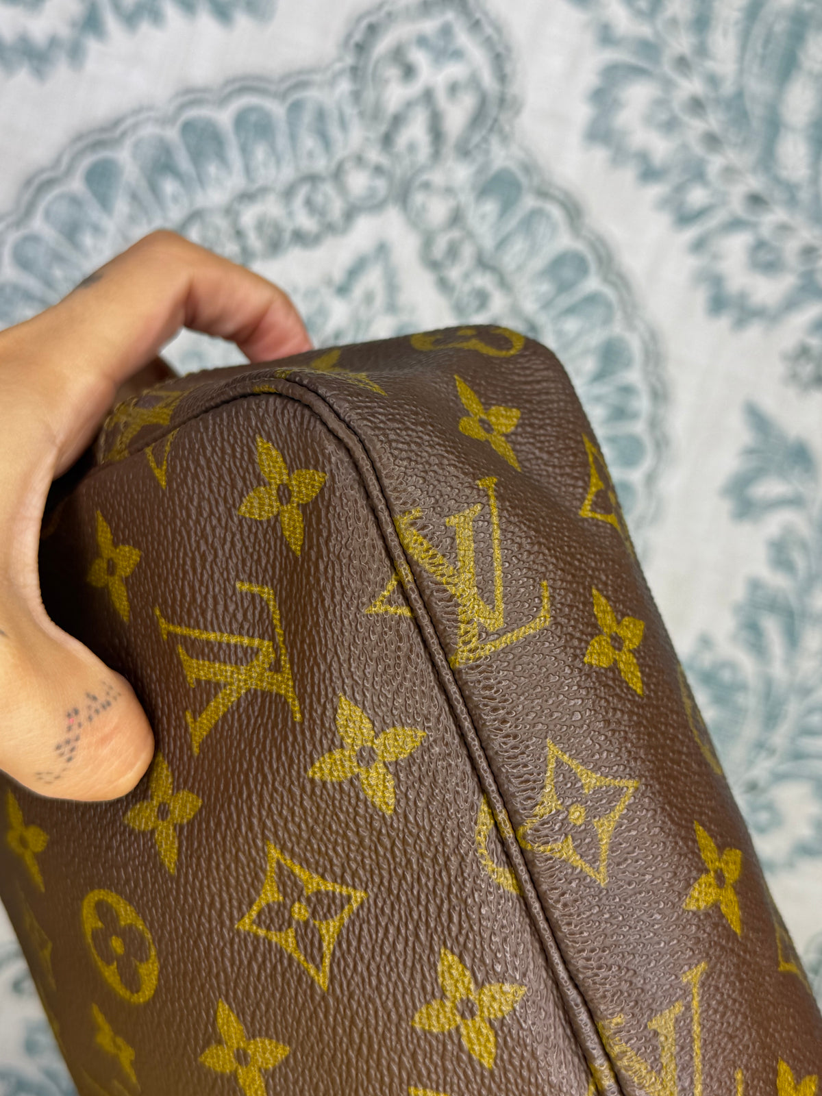 Louis Vuitton Trousse 23 (zipper tear)