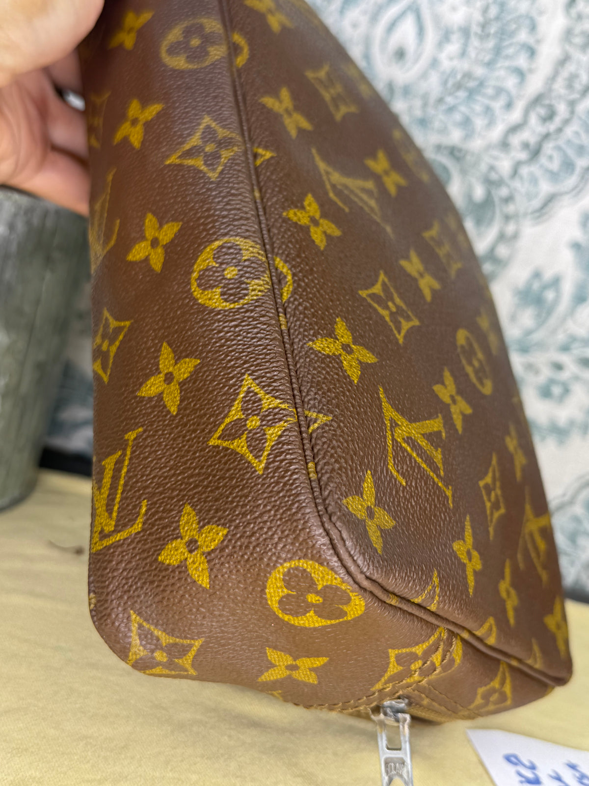 Louis Vuitton Trousse 23 (zipper tear)