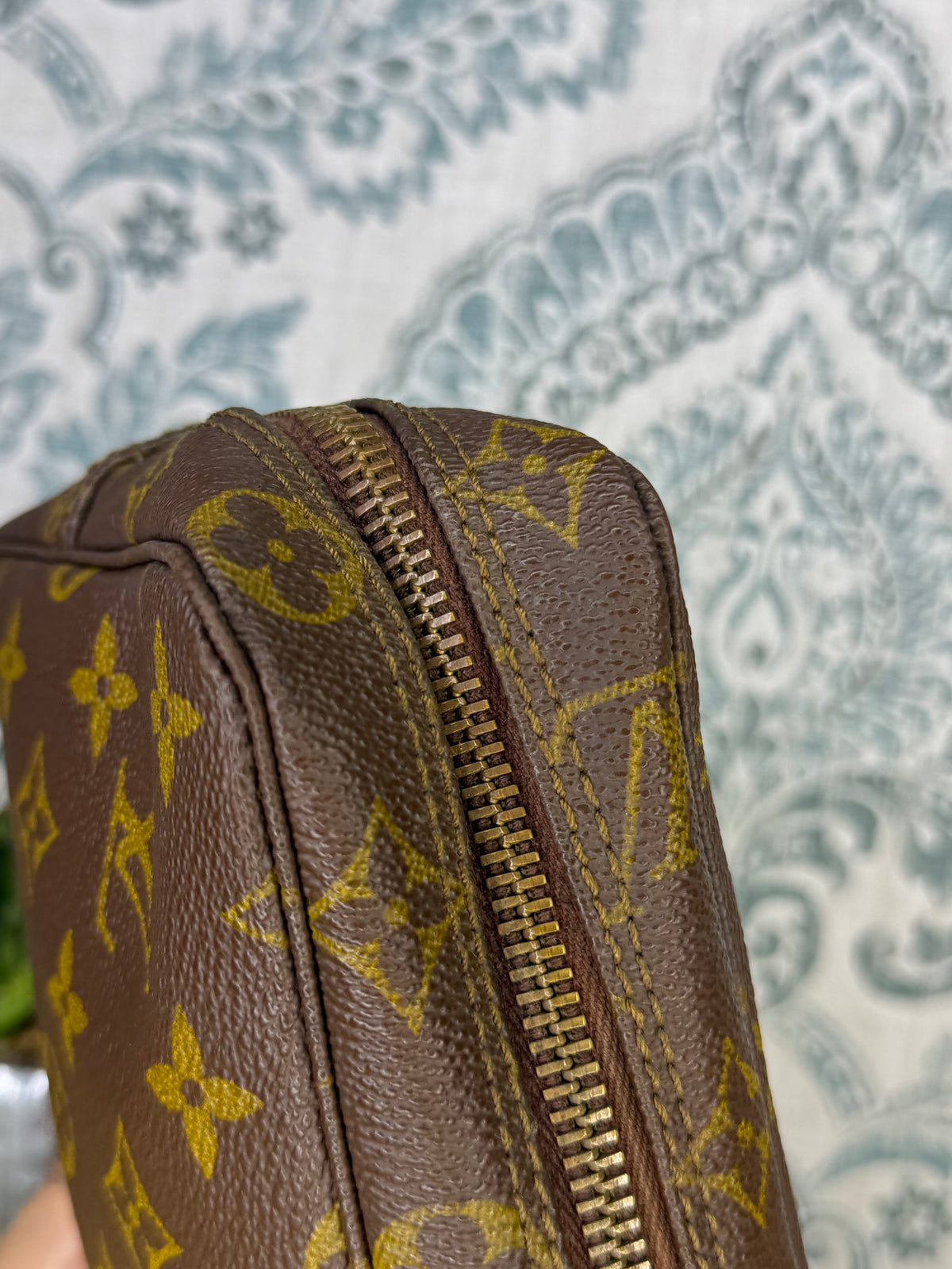 Louis Vuitton Trousse 23 (zipper tear)
