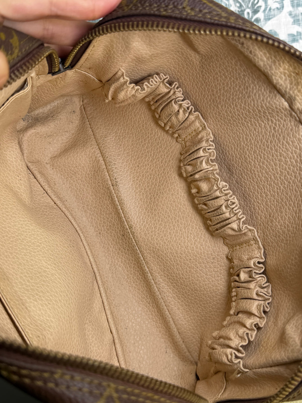 Louis Vuitton Trousse 23 (zipper tear)