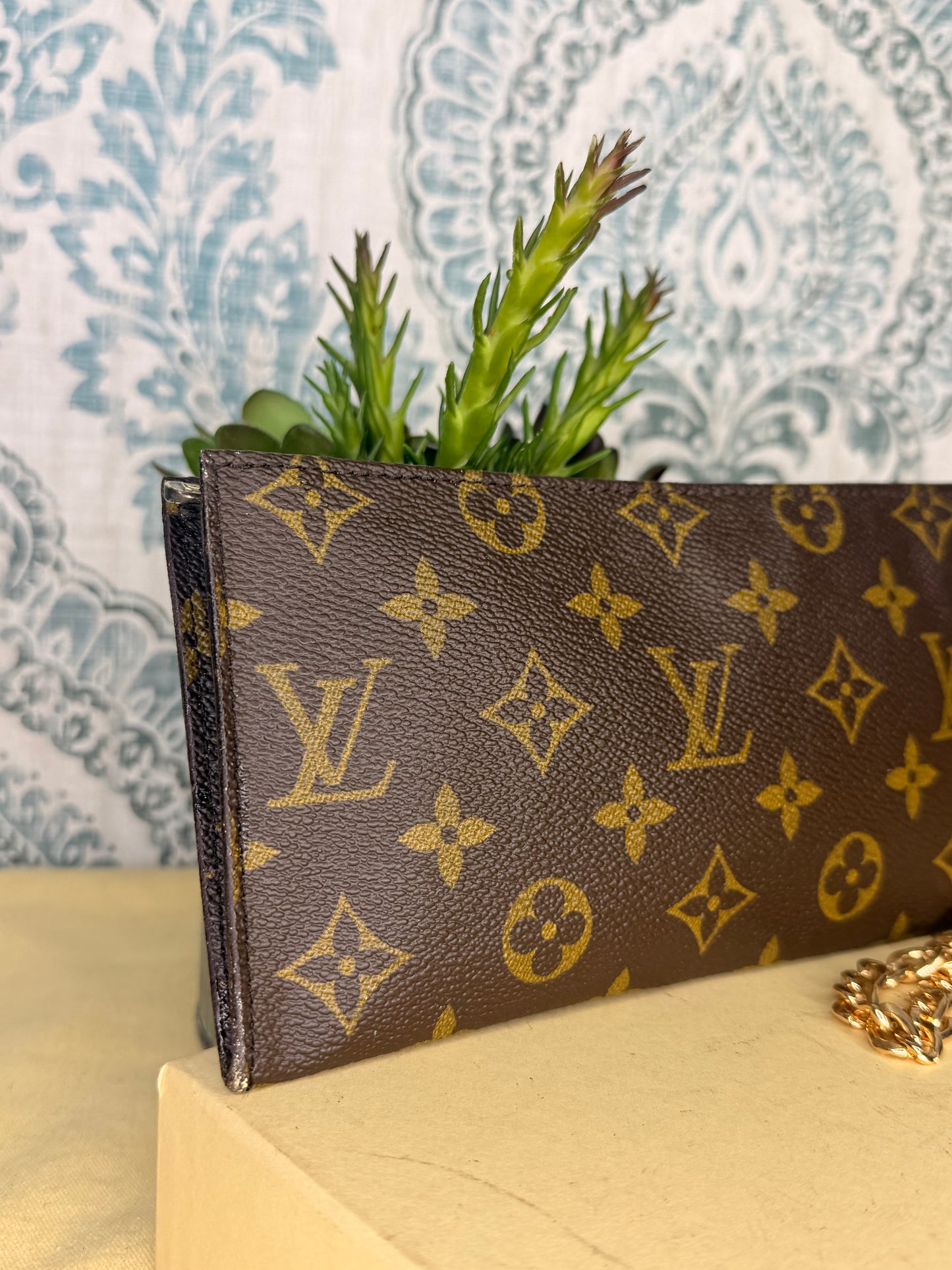 Louis Vuitton Monogram Bucket GM Pochette