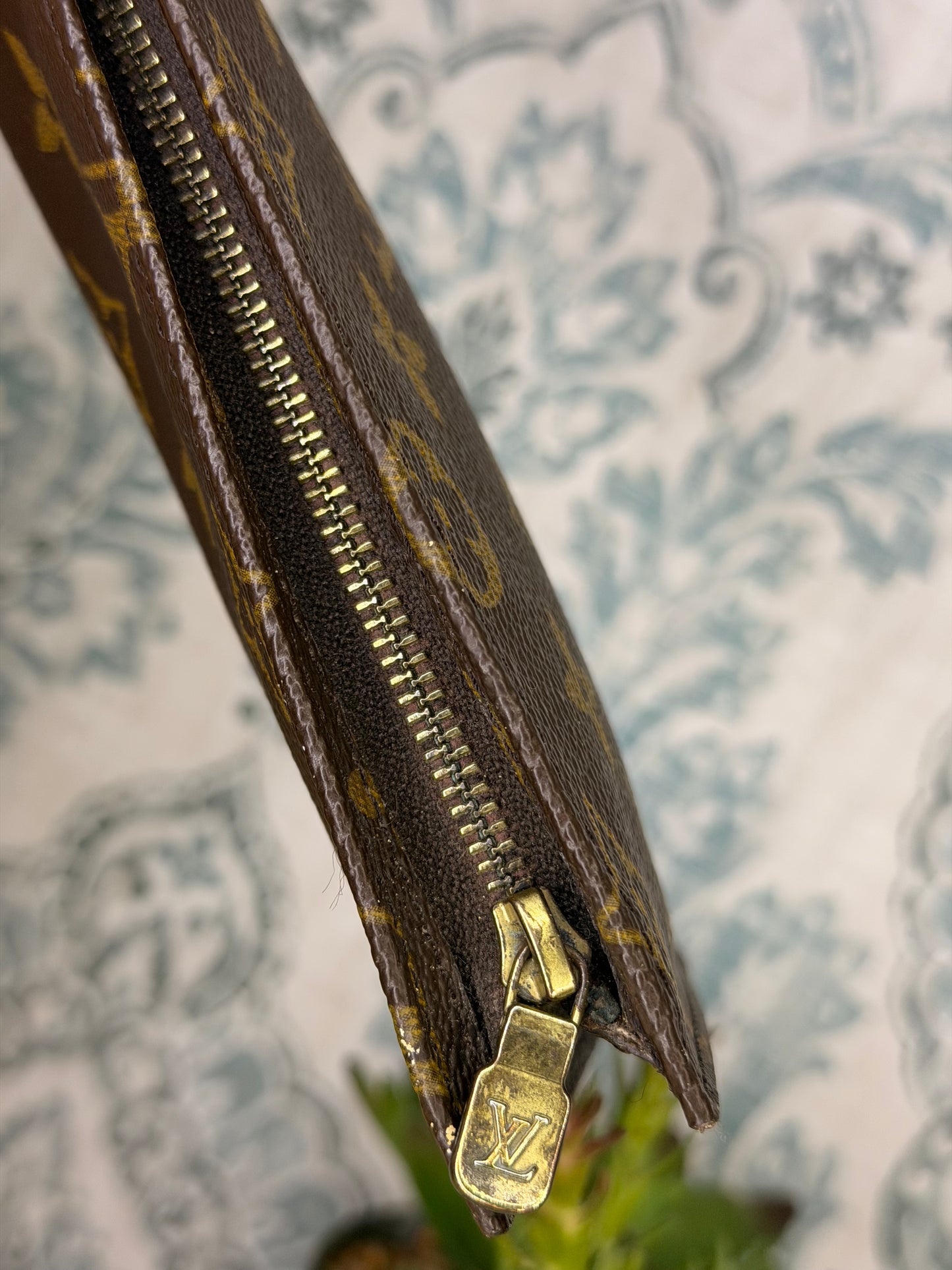 Louis Vuitton Monogram Bucket GM Pochette