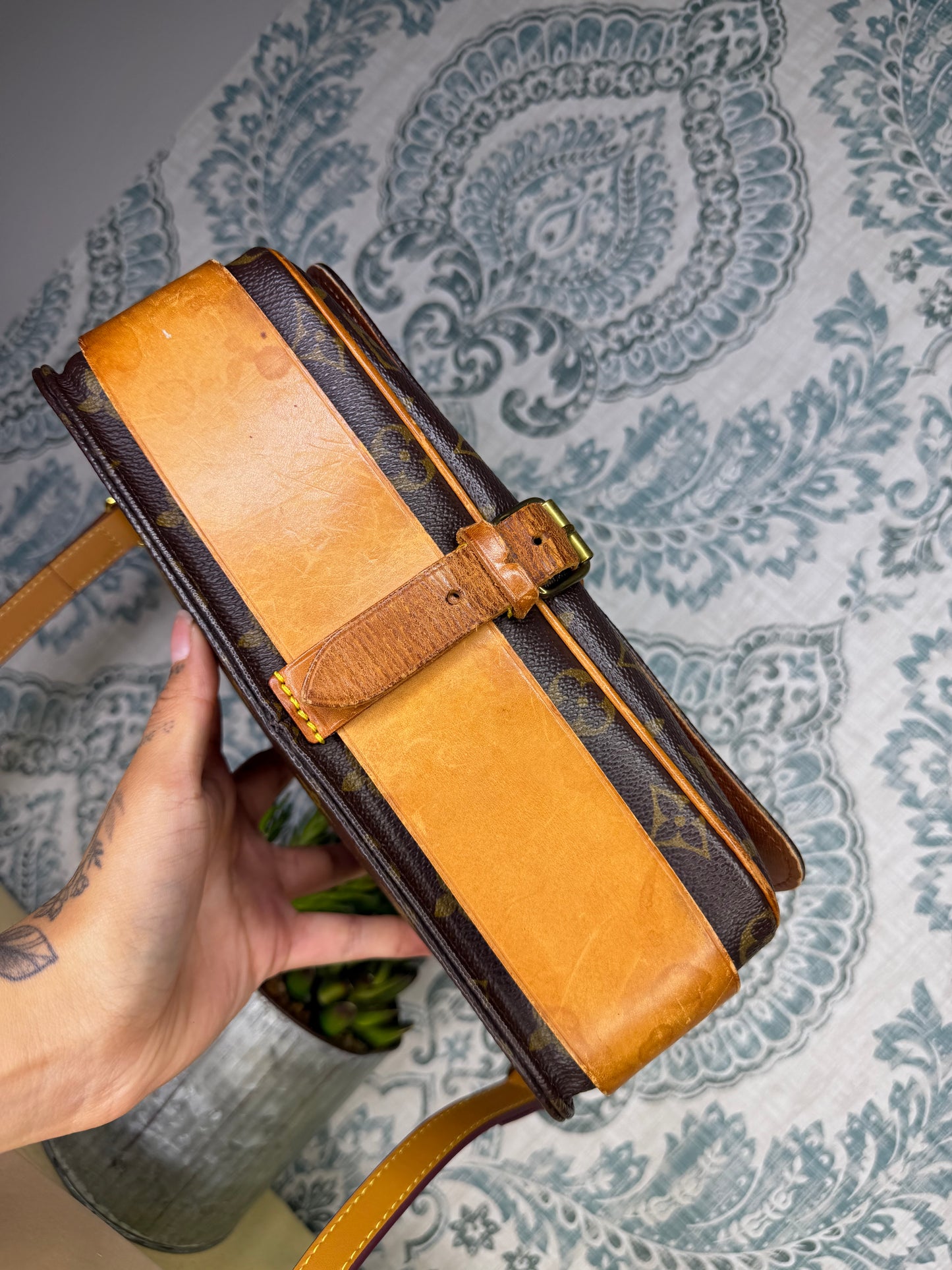 Louis Vuitton Cartouchiere GM