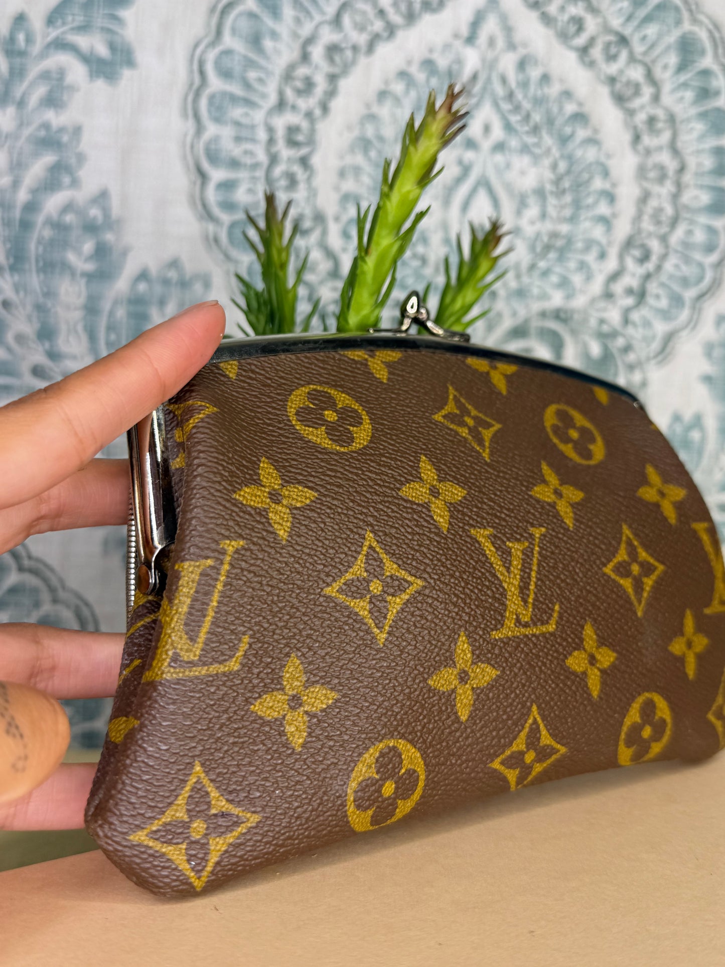Louis Vuitton French Company Kisslock Pouch