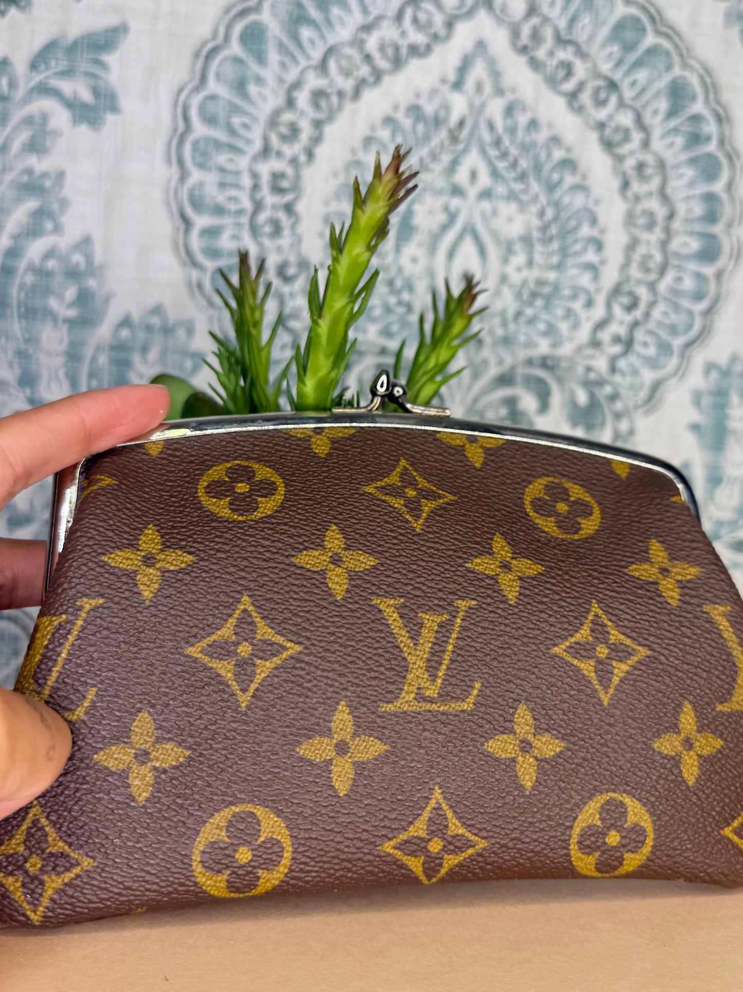 Louis Vuitton French Company Kisslock Pouch