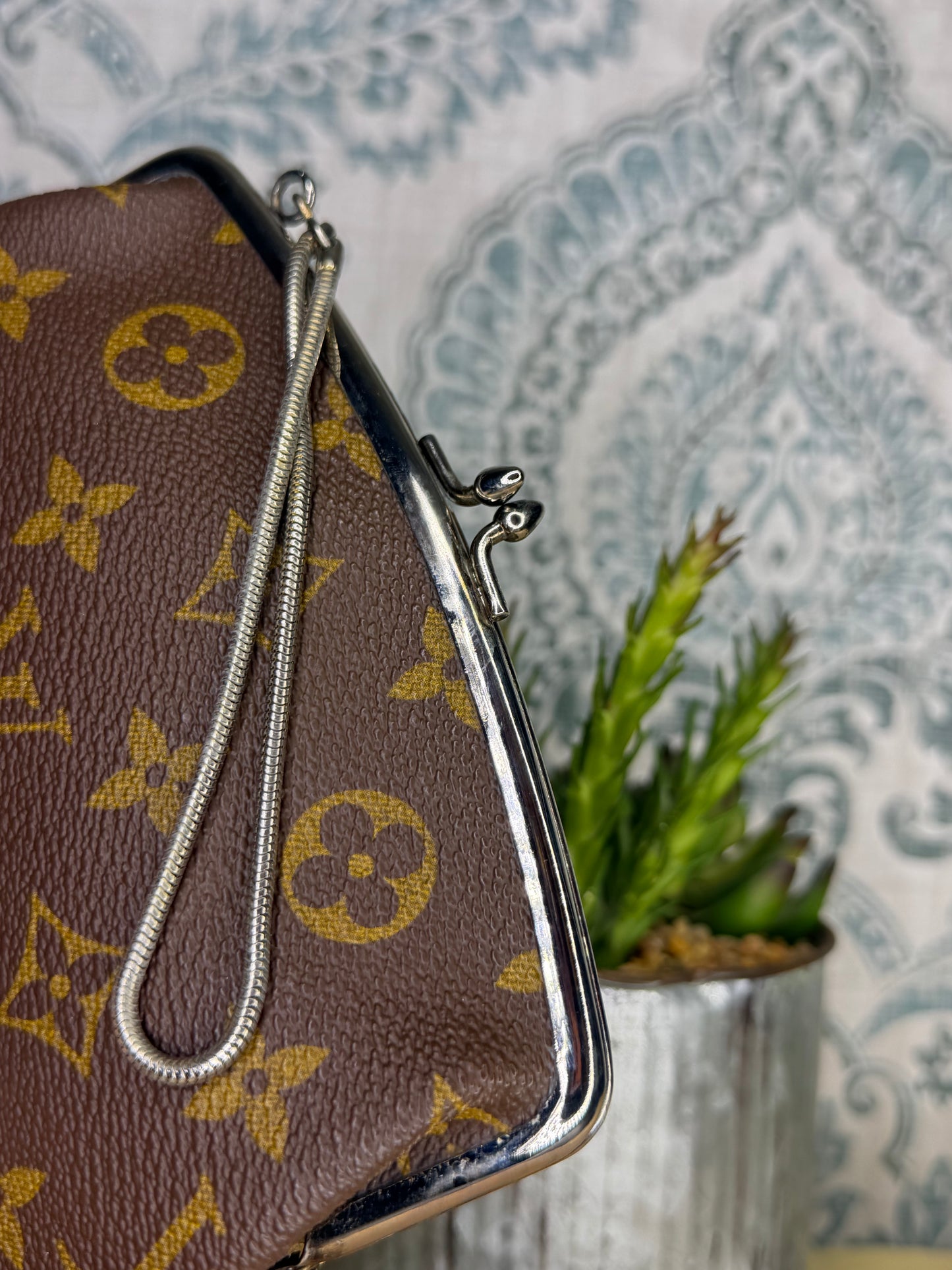 Louis Vuitton French Company Kisslock Pouch