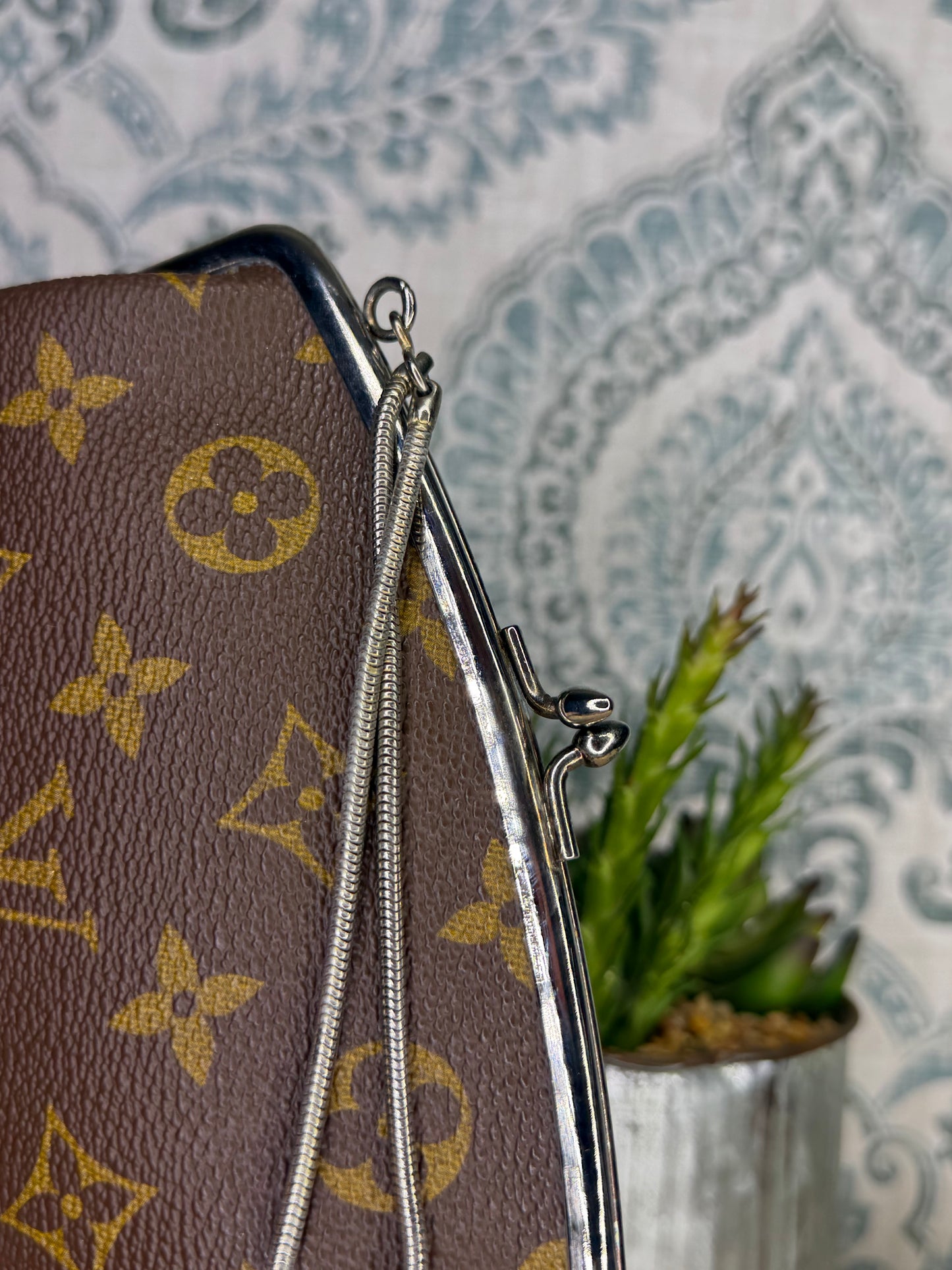 Louis Vuitton French Company Kisslock Pouch