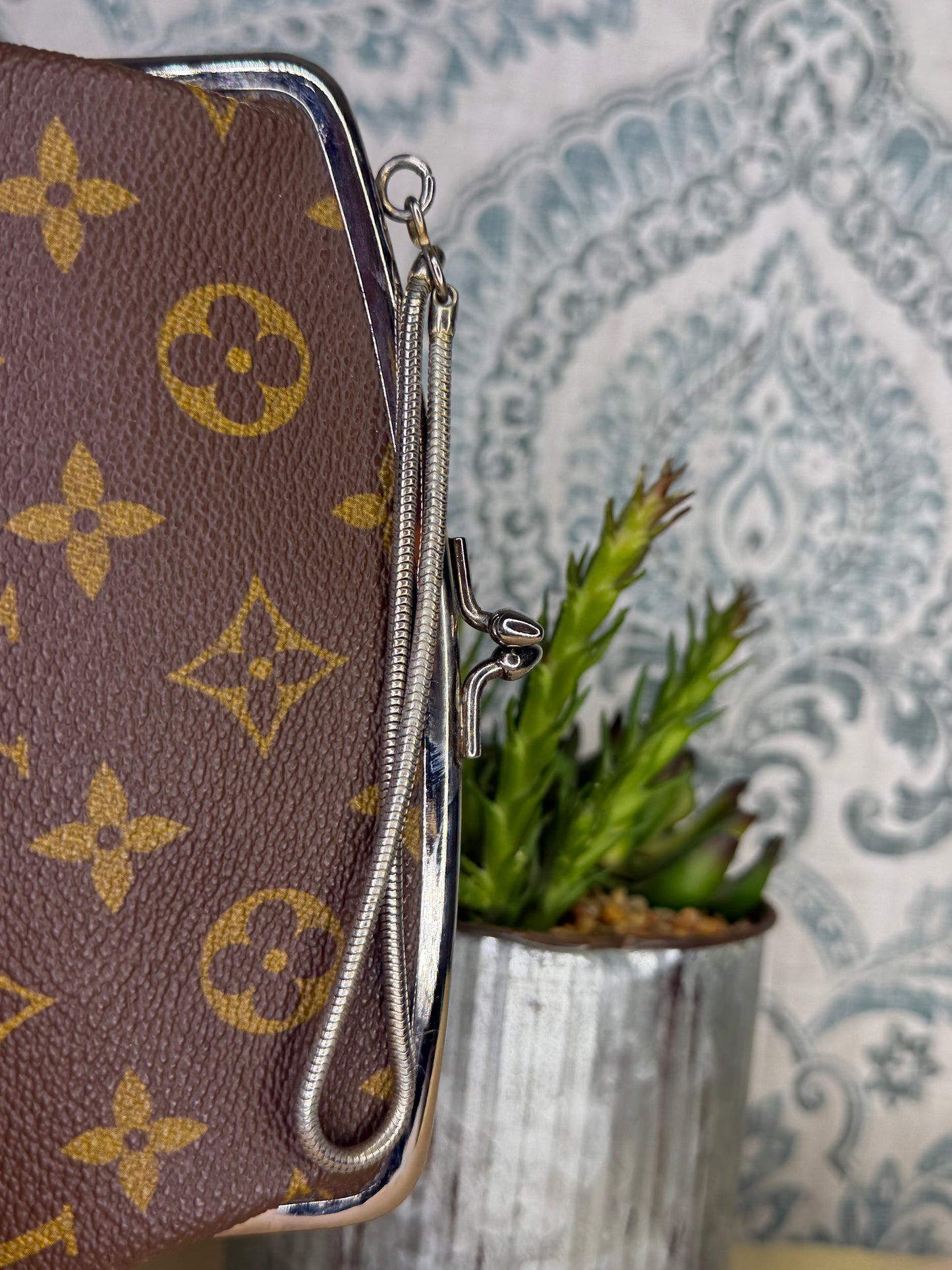 Louis Vuitton French Company Kisslock Pouch