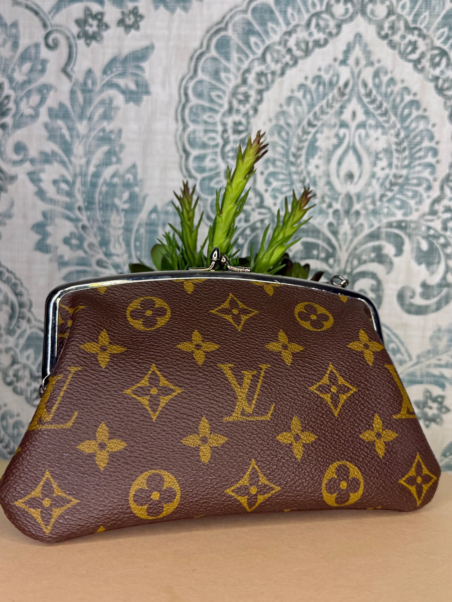 Louis Vuitton French Company Kisslock Pouch