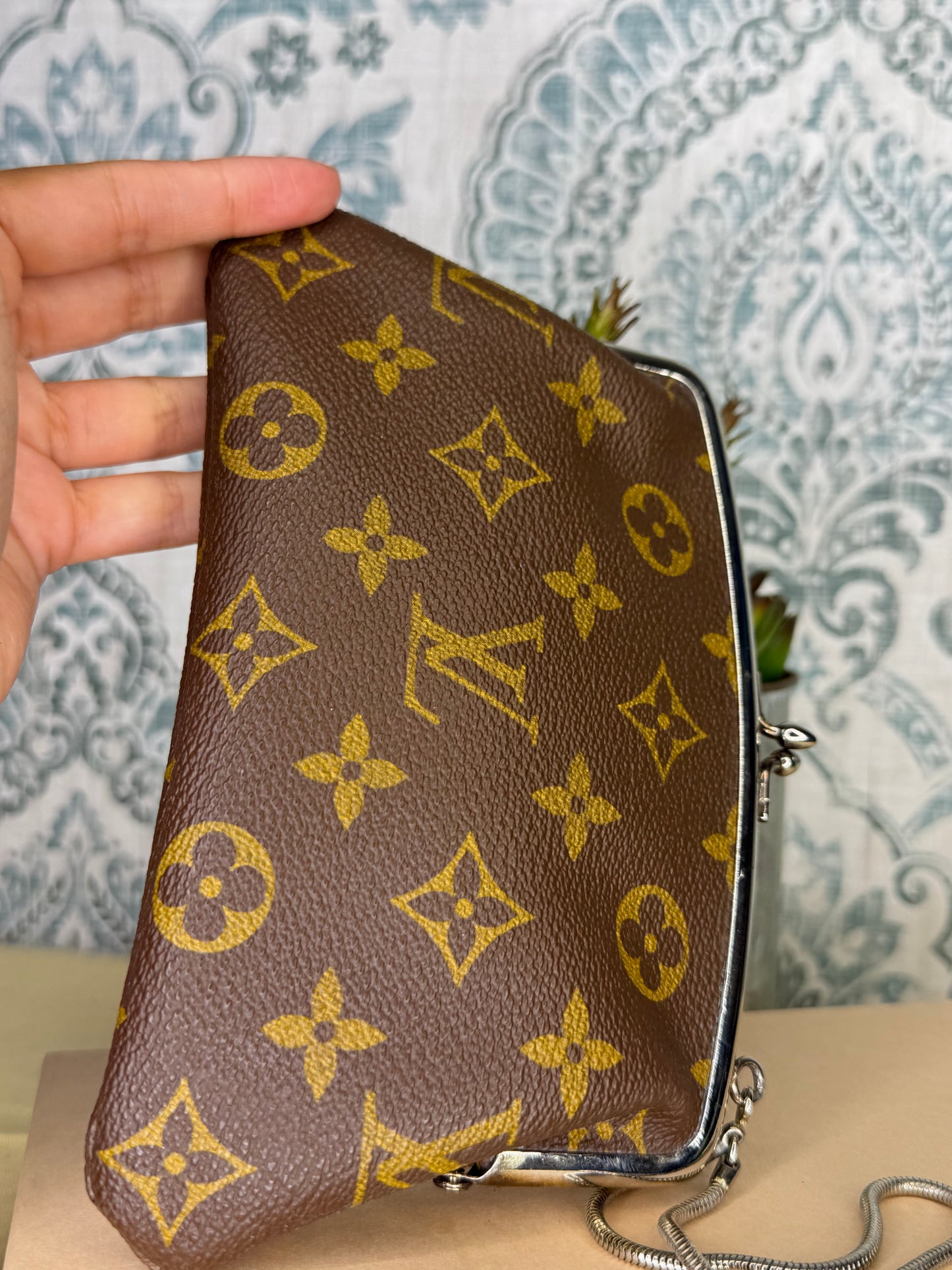 Louis Vuitton French Company Kisslock Pouch