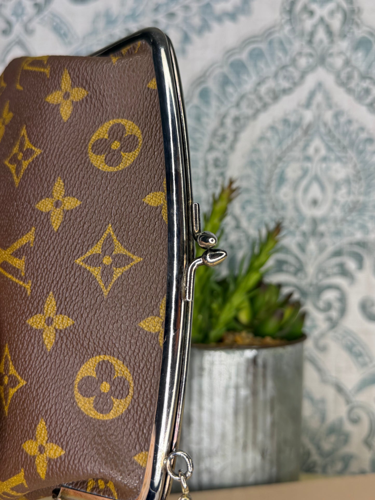 Louis Vuitton French Company Kisslock Pouch