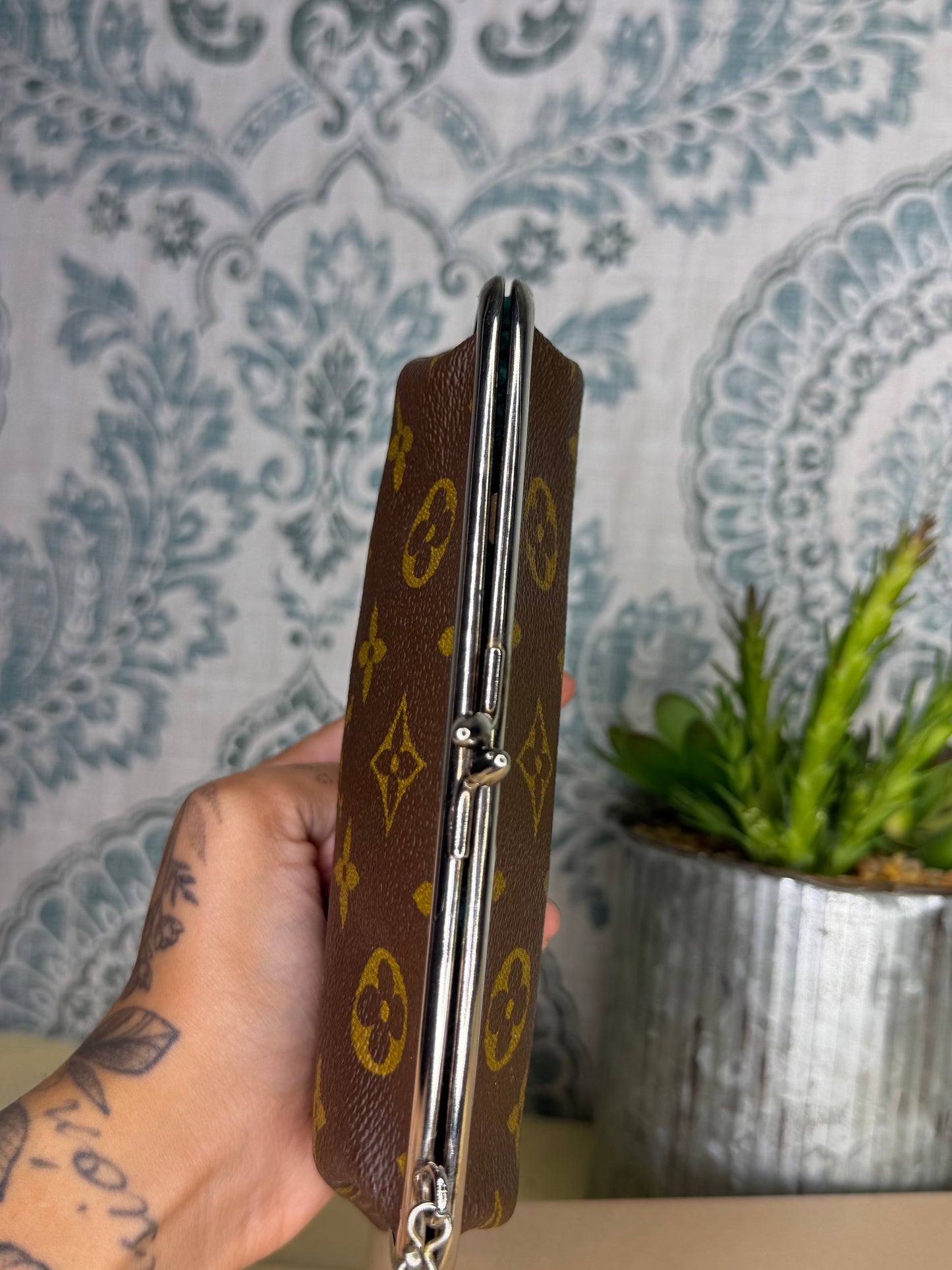 Louis Vuitton French Company Kisslock Pouch