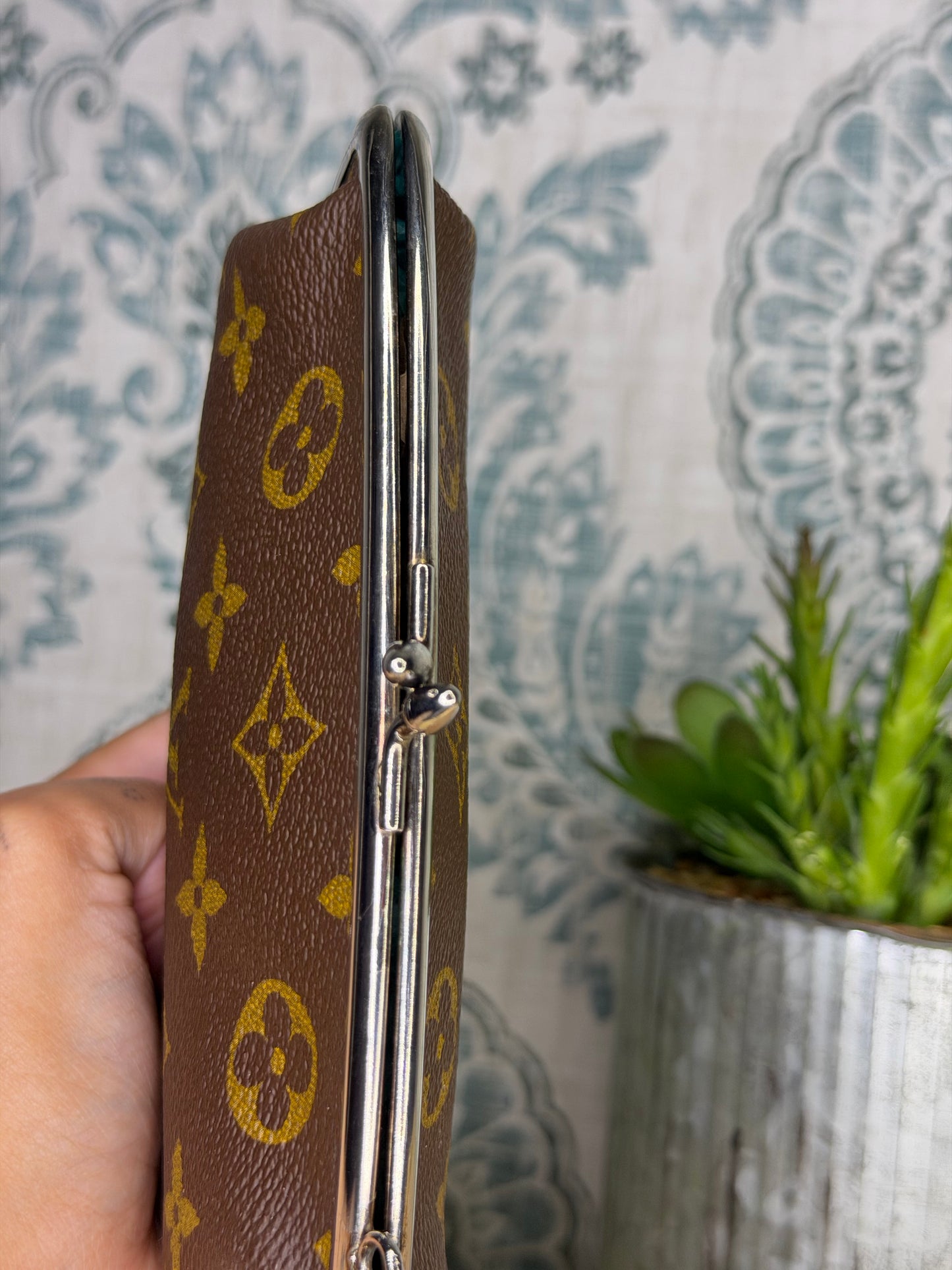 Louis Vuitton French Company Kisslock Pouch