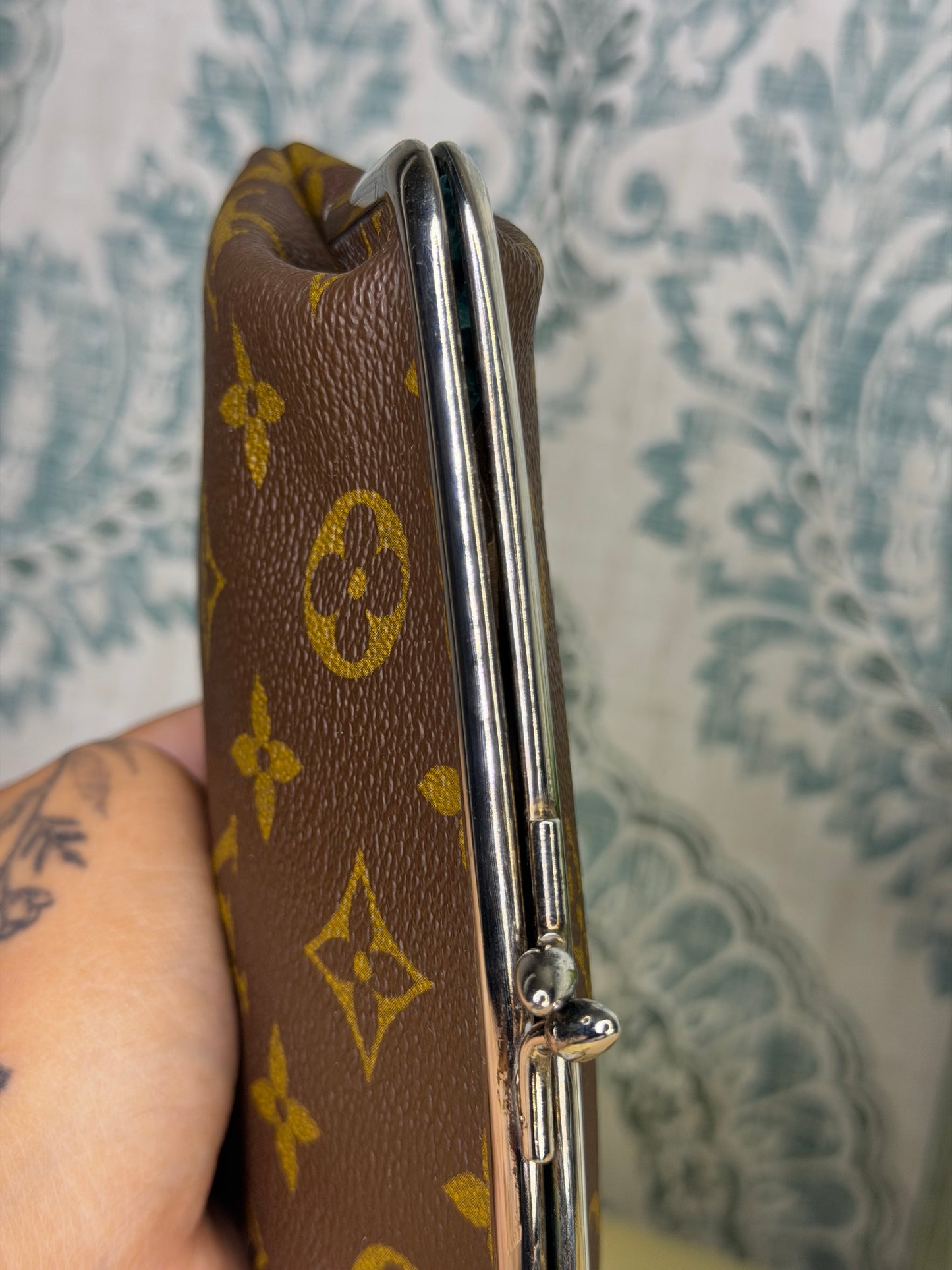 Louis Vuitton French Company Kisslock Pouch