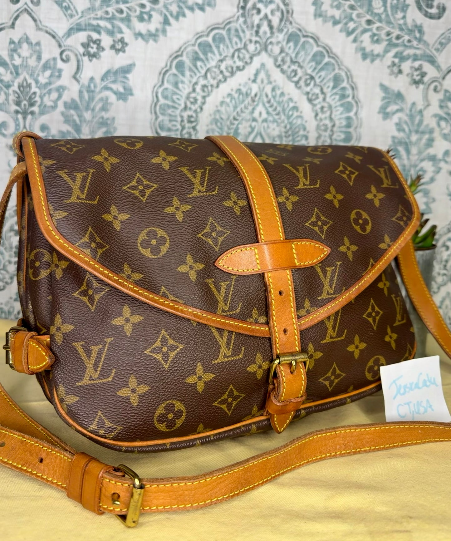 Louis Vuitton Saumur 30