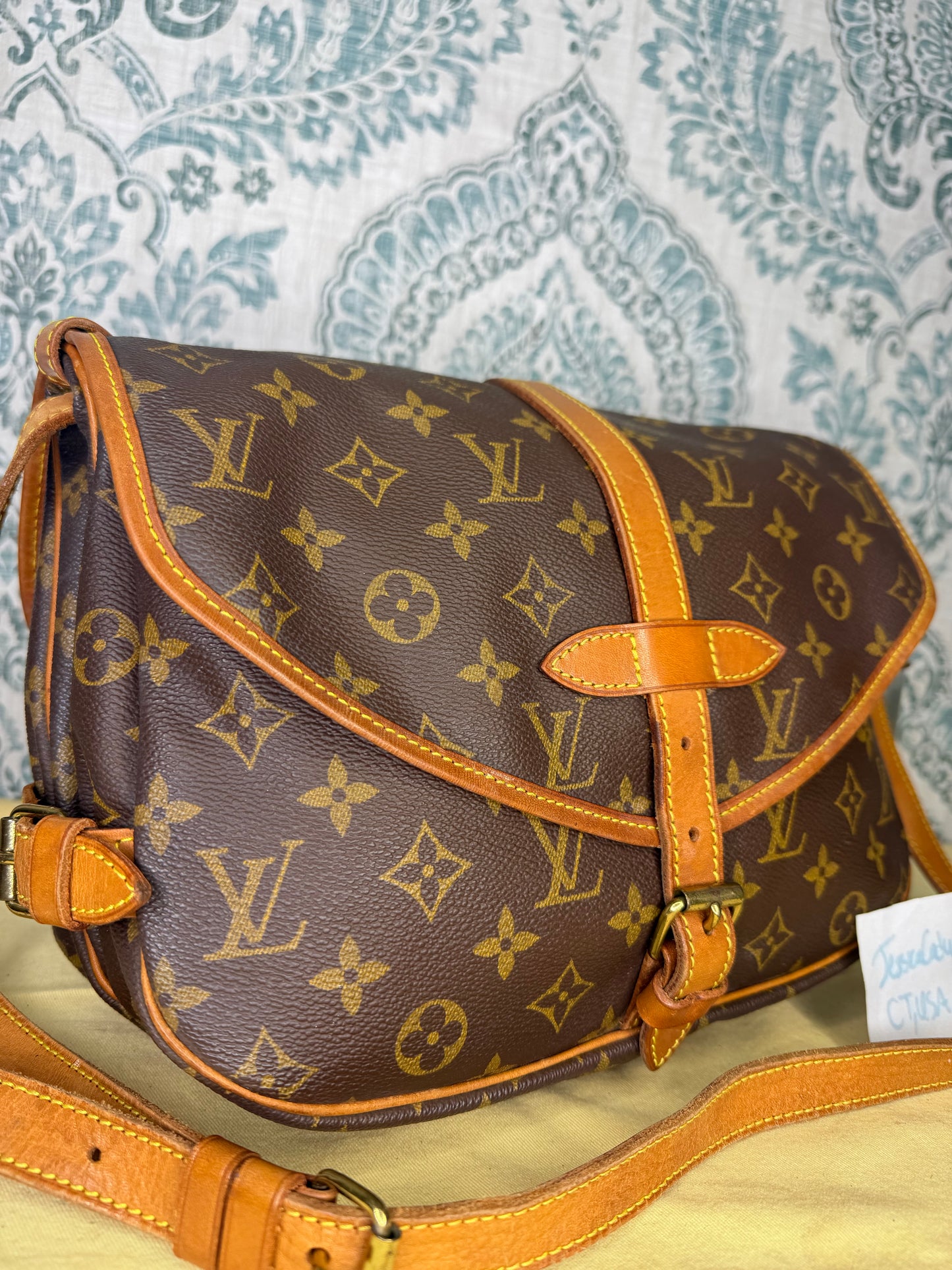 Louis Vuitton Saumur 30