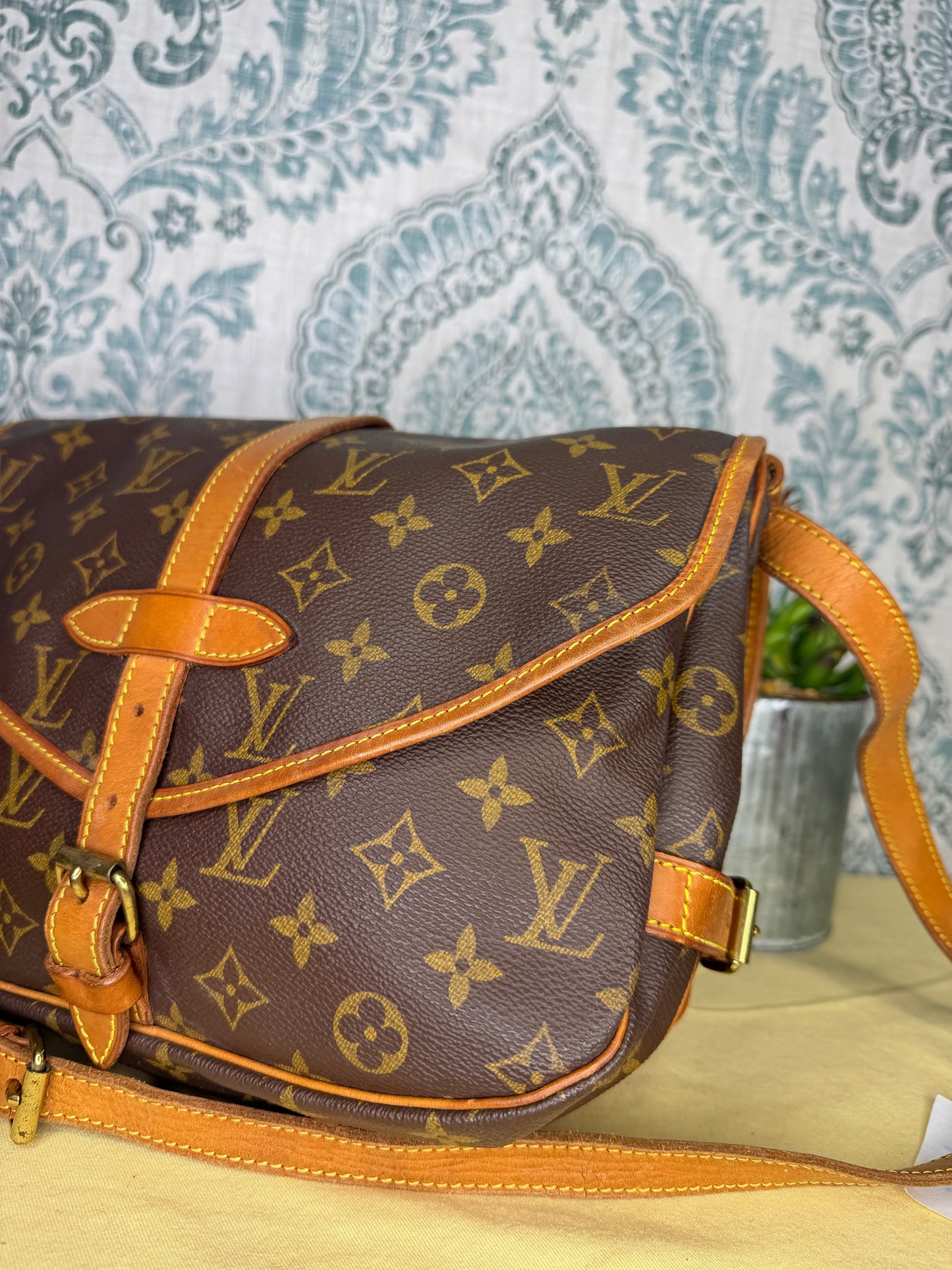 Louis Vuitton Saumur 30