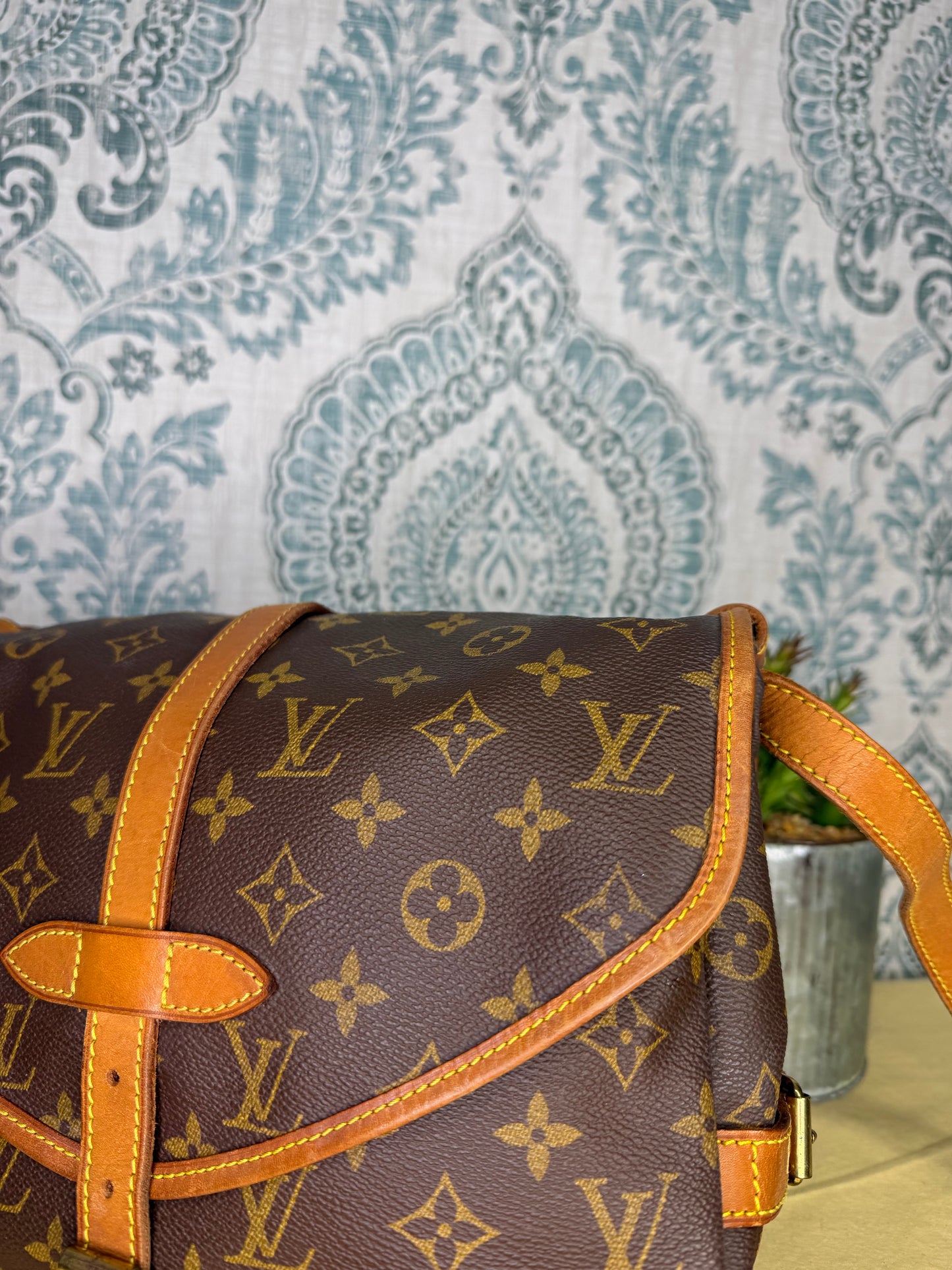 Louis Vuitton Saumur 30