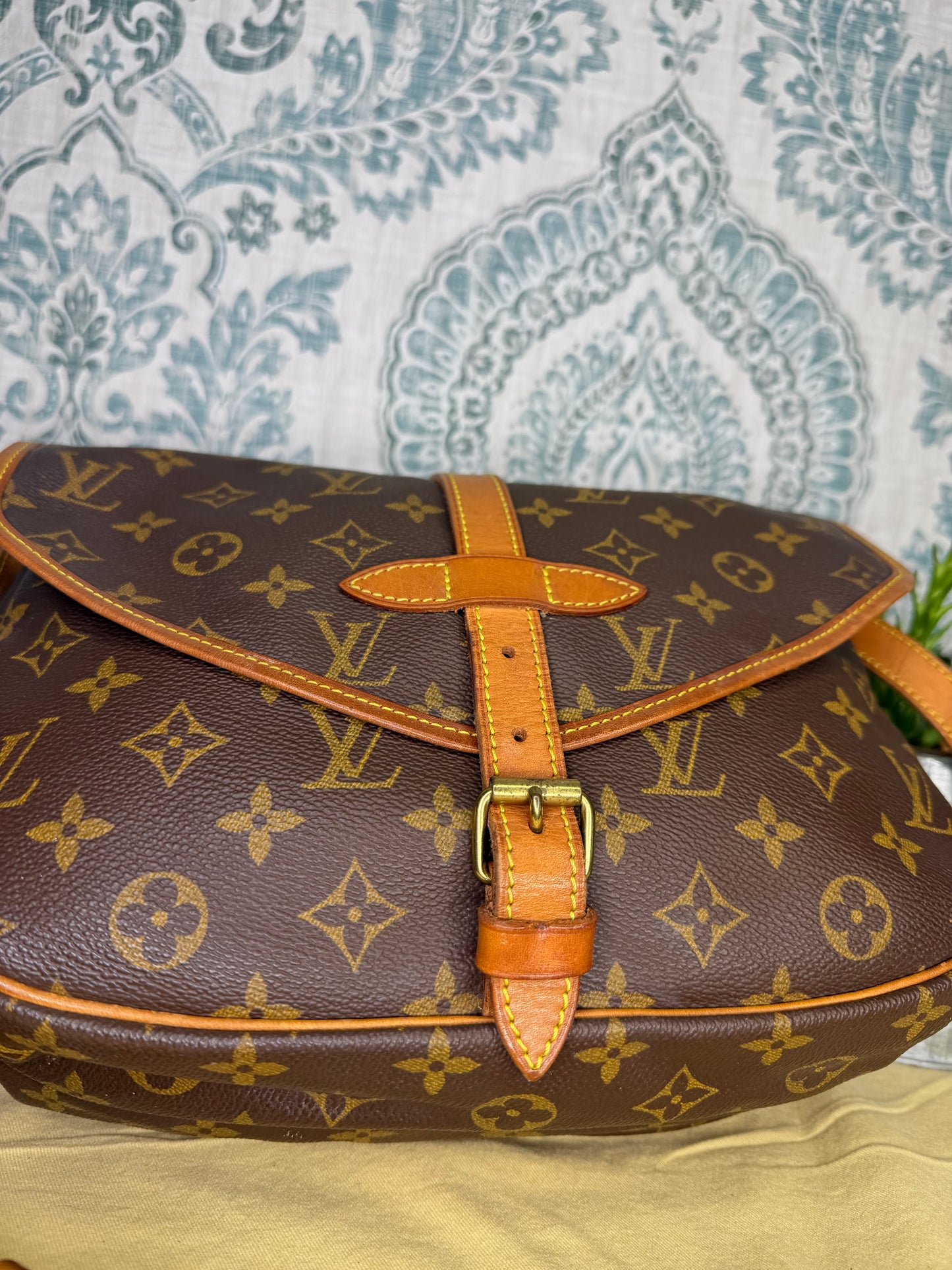 Louis Vuitton Saumur 30