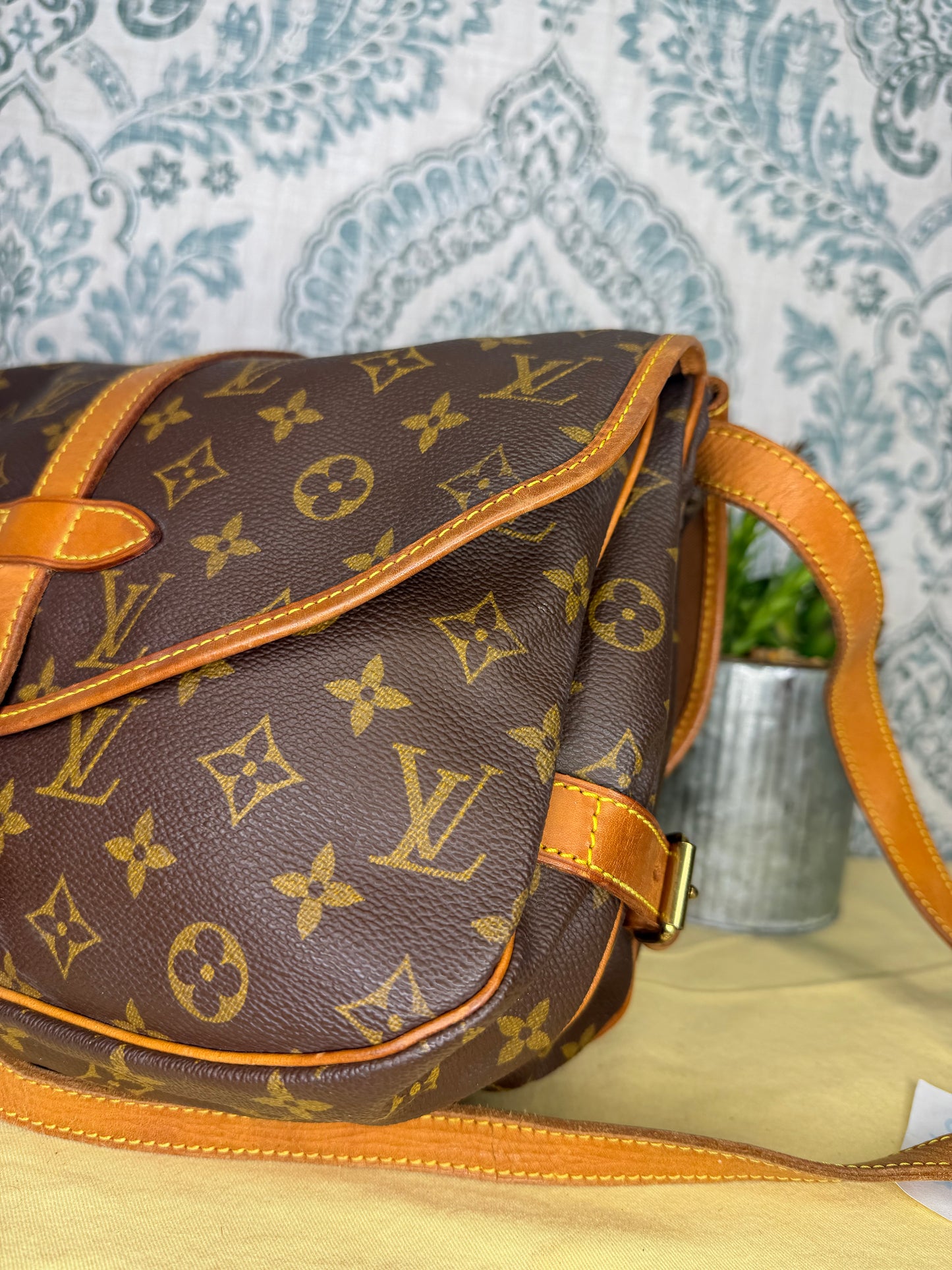 Louis Vuitton Saumur 30