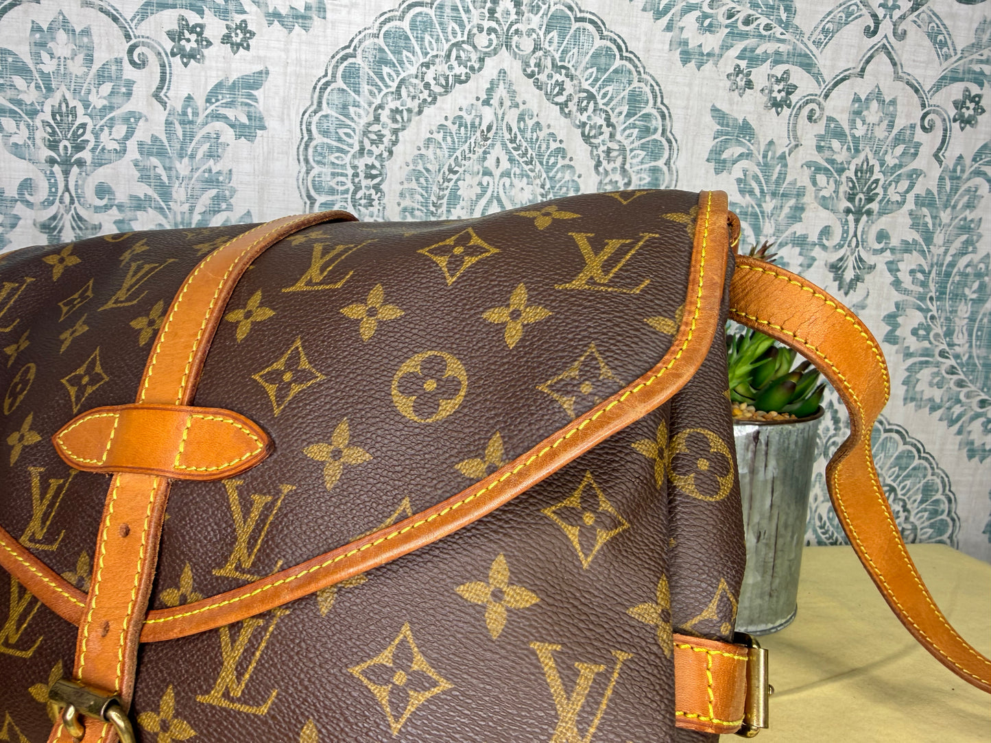 Louis Vuitton Saumur 30