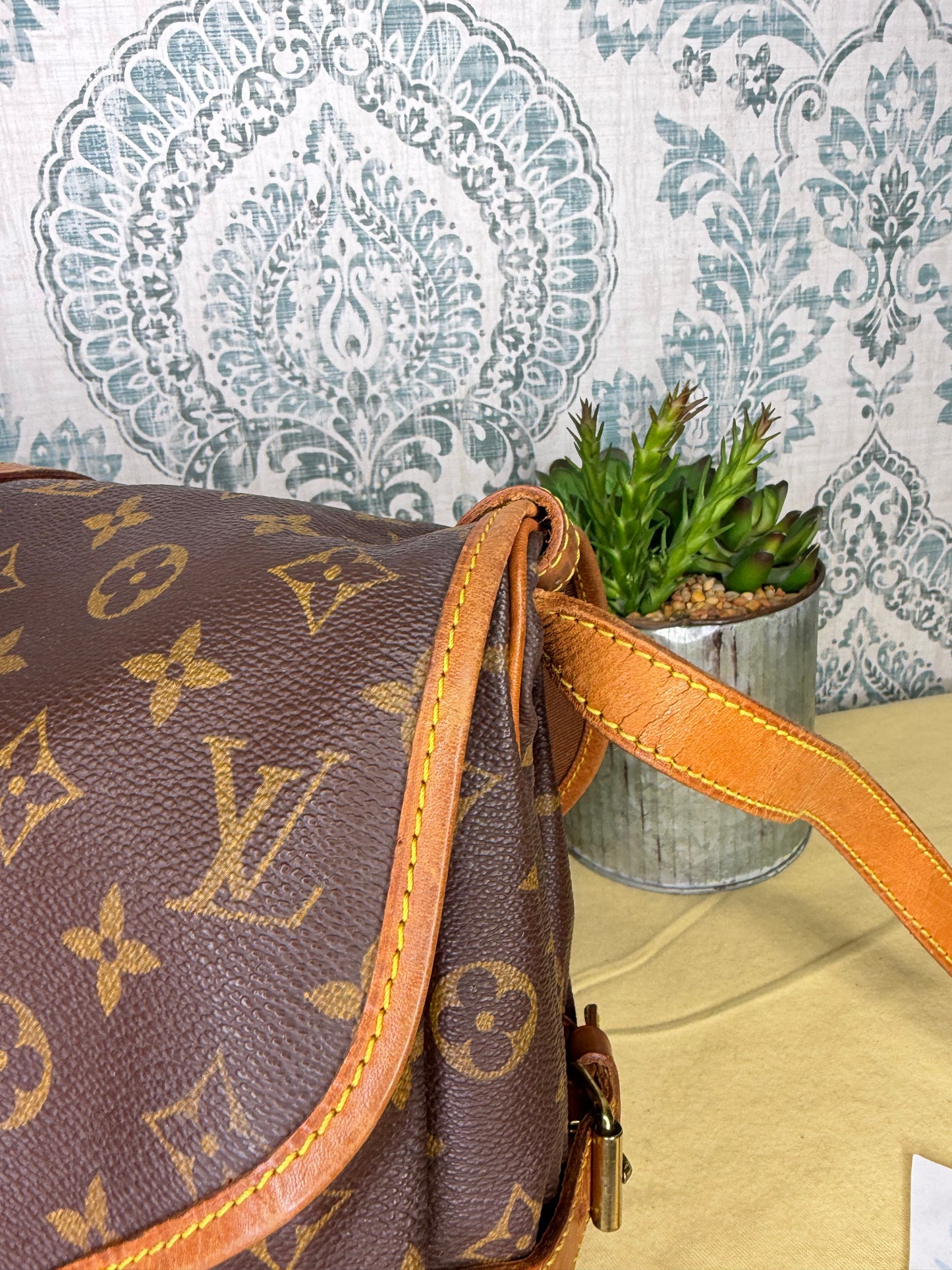 Louis Vuitton Saumur 30