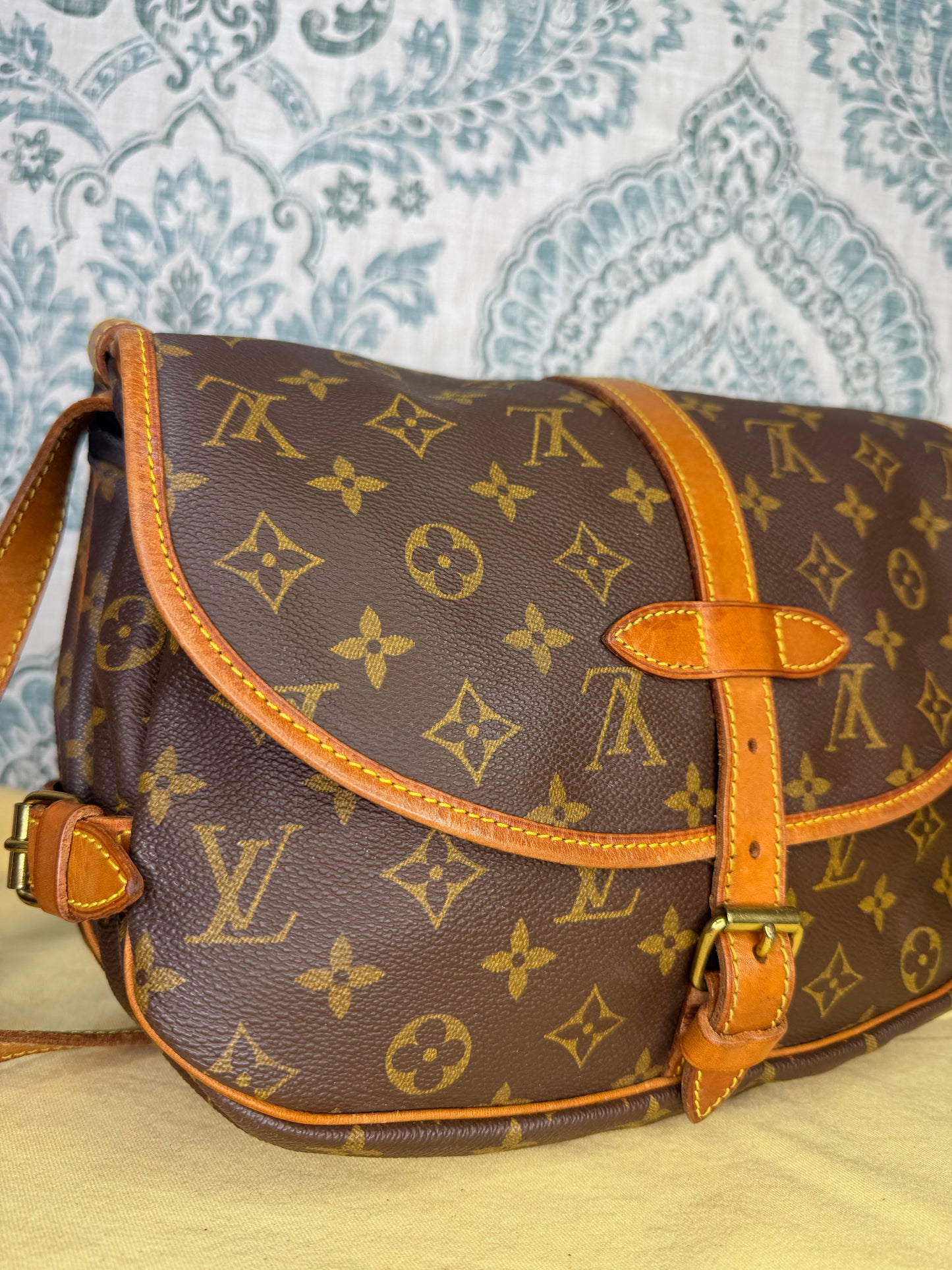 Louis Vuitton Saumur 30