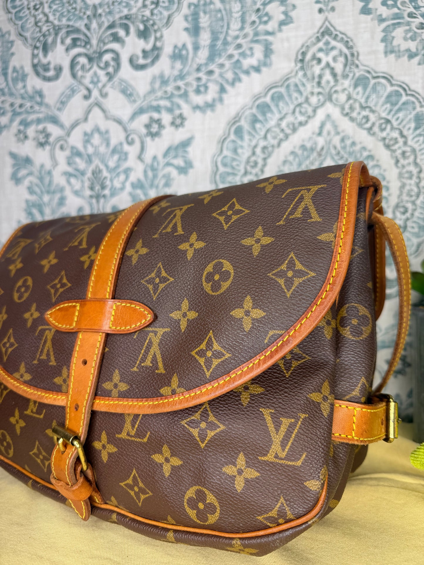 Louis Vuitton Saumur 30