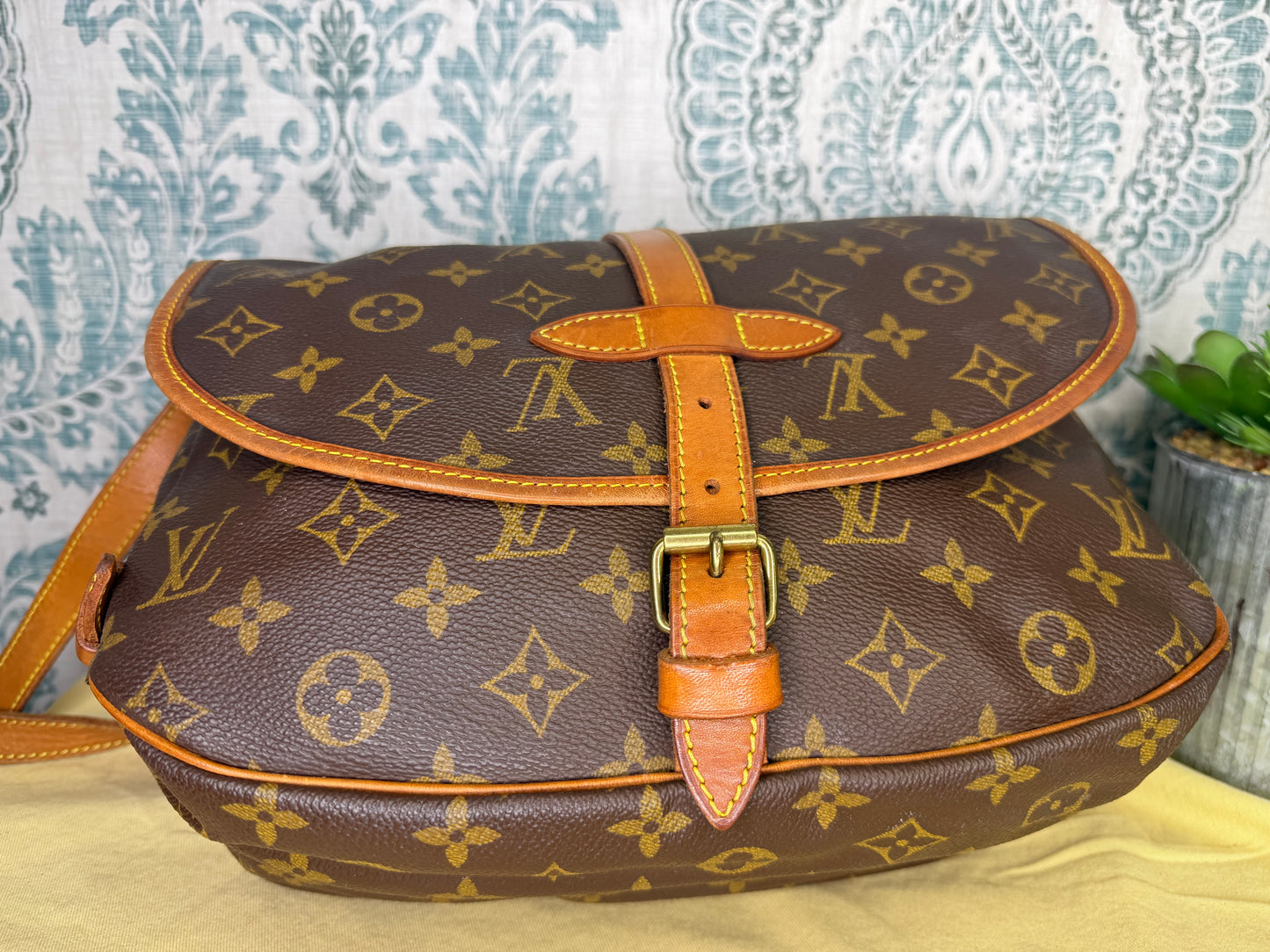 Louis Vuitton Saumur 30