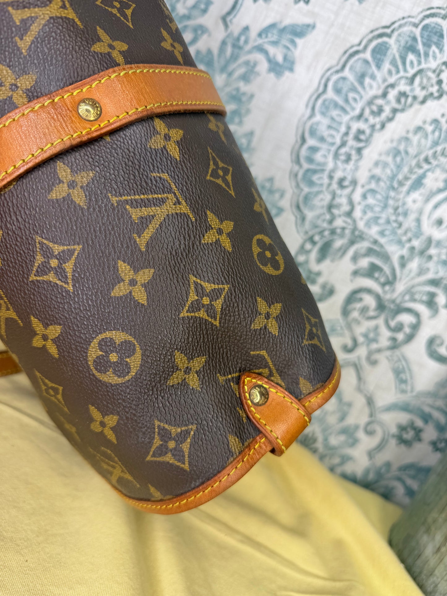 Louis Vuitton Saumur 30