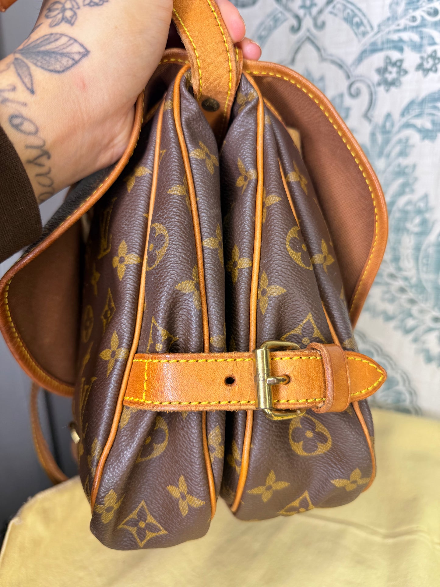 Louis Vuitton Saumur 30