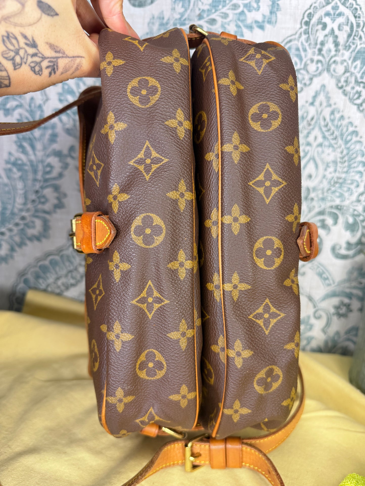Louis Vuitton Saumur 30