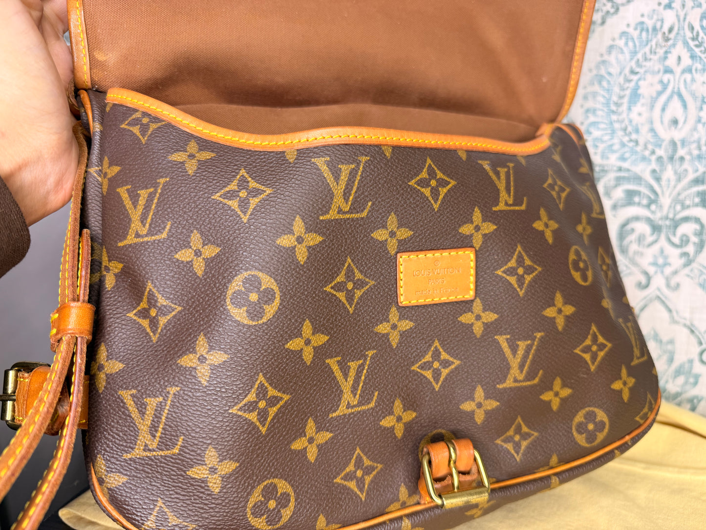 Louis Vuitton Saumur 30