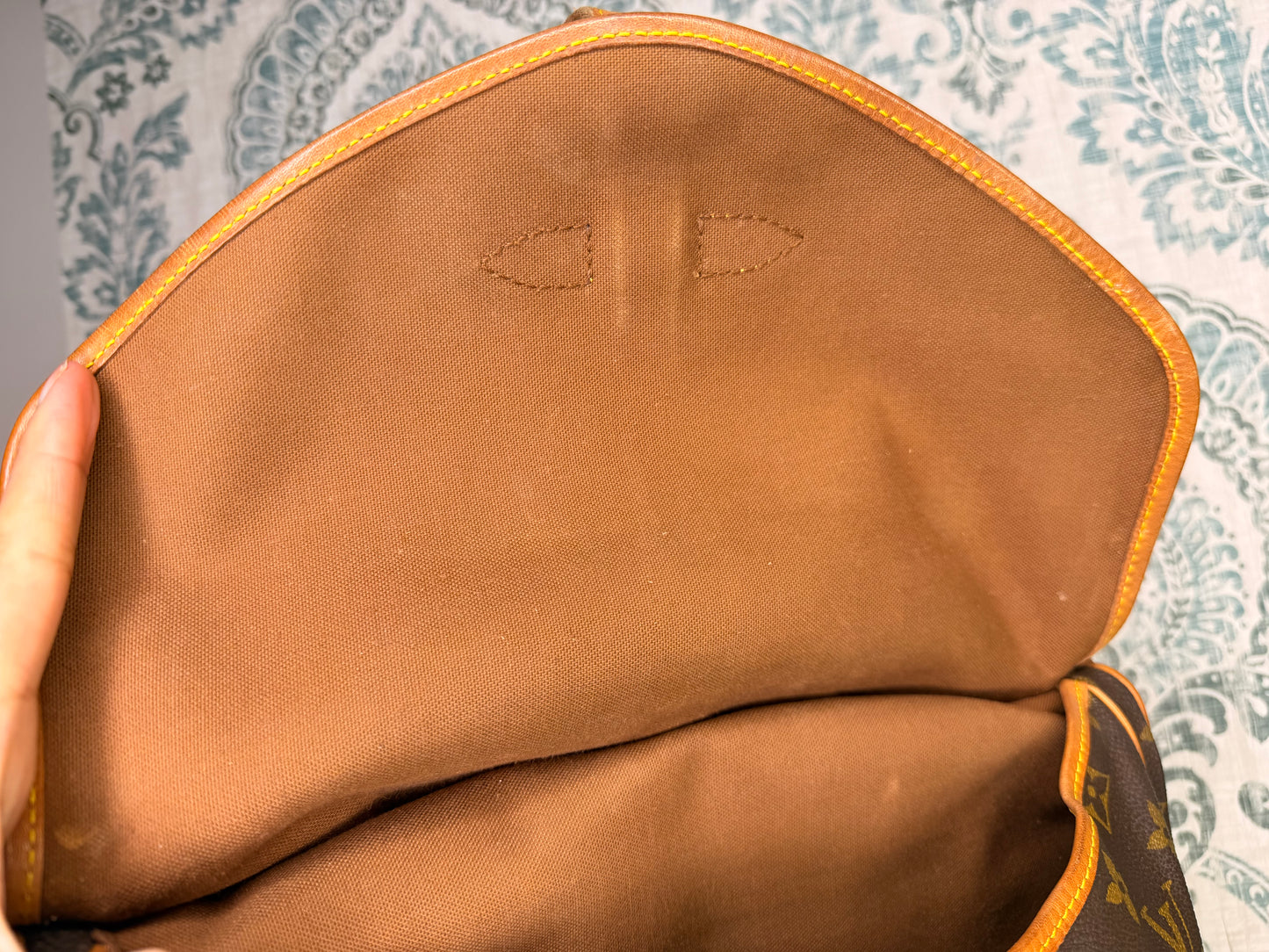 Louis Vuitton Saumur 30
