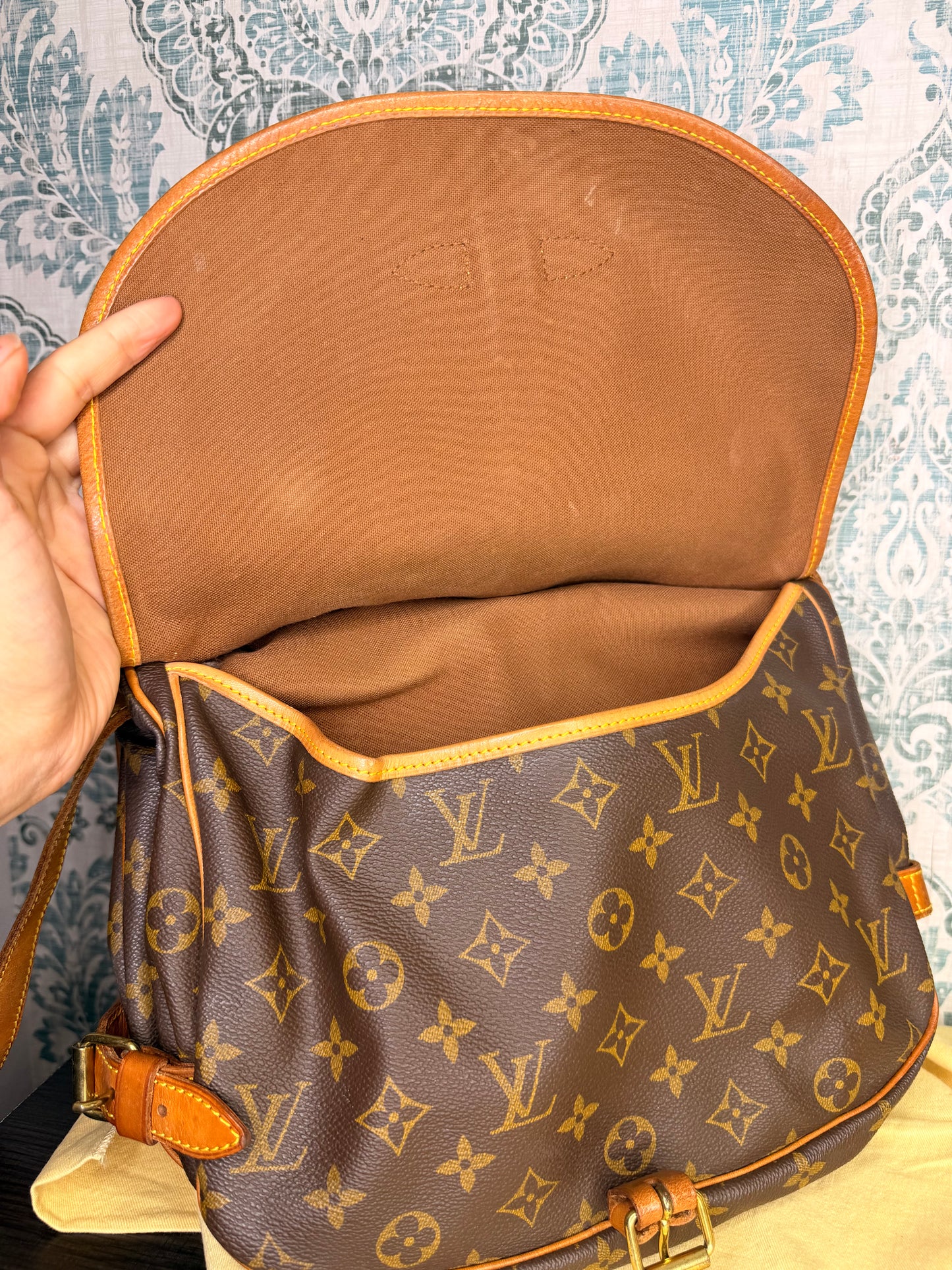 Louis Vuitton Saumur 30