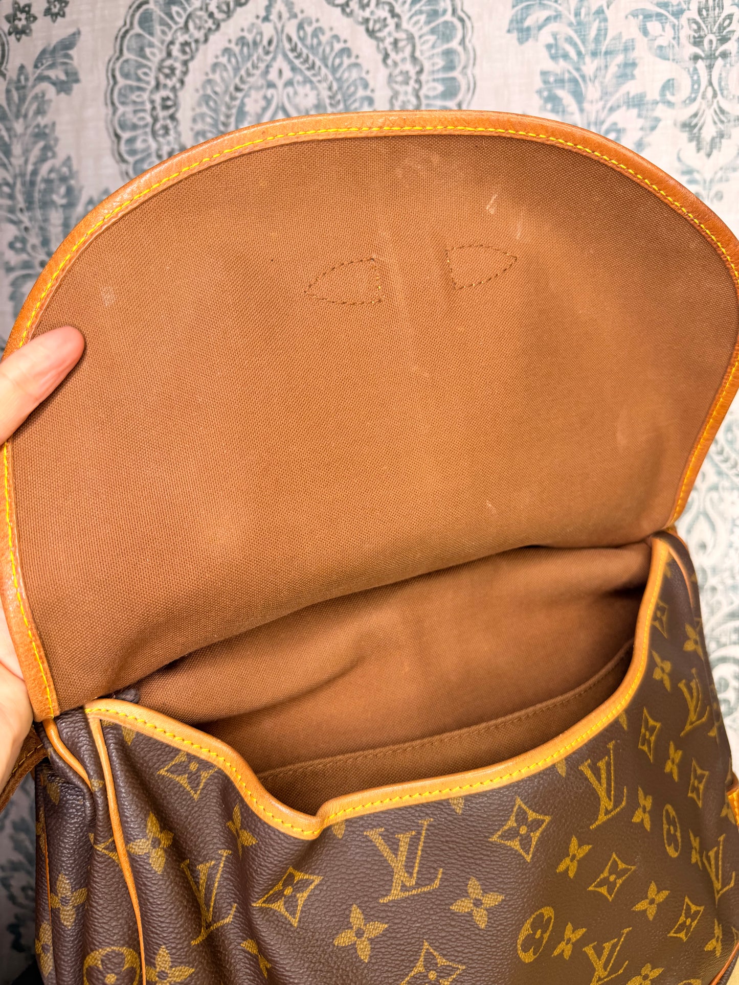 Louis Vuitton Saumur 30