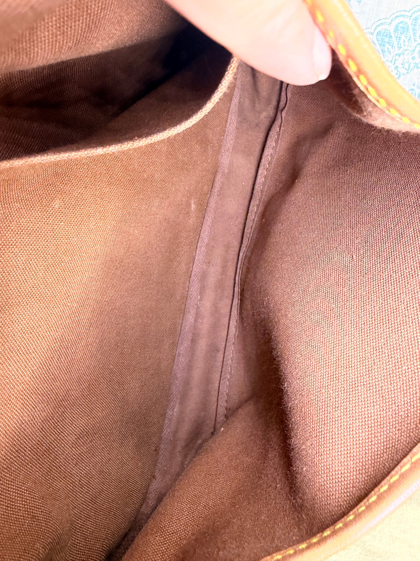 Louis Vuitton Saumur 30