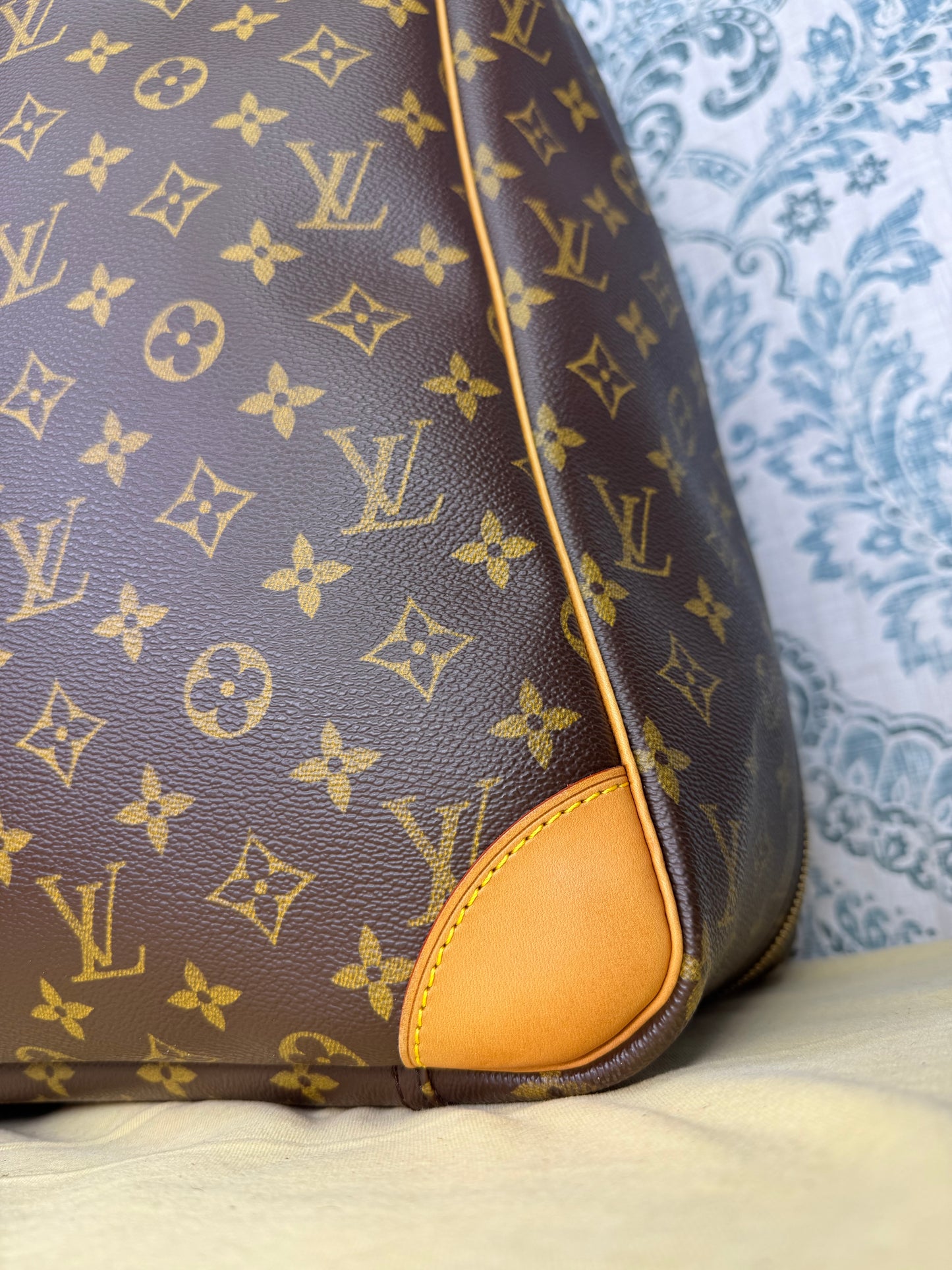 Louis Vuitton Sirius 55 Soft Suit Case
