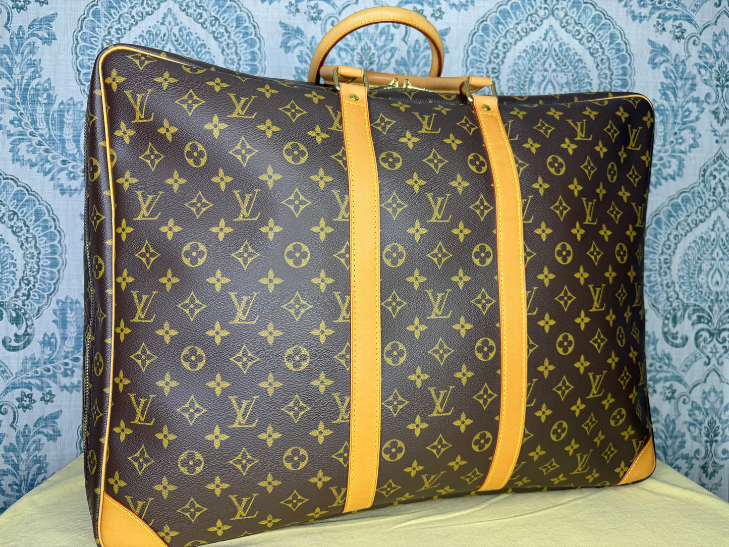 Louis Vuitton Sirius 55 Soft Suit Case