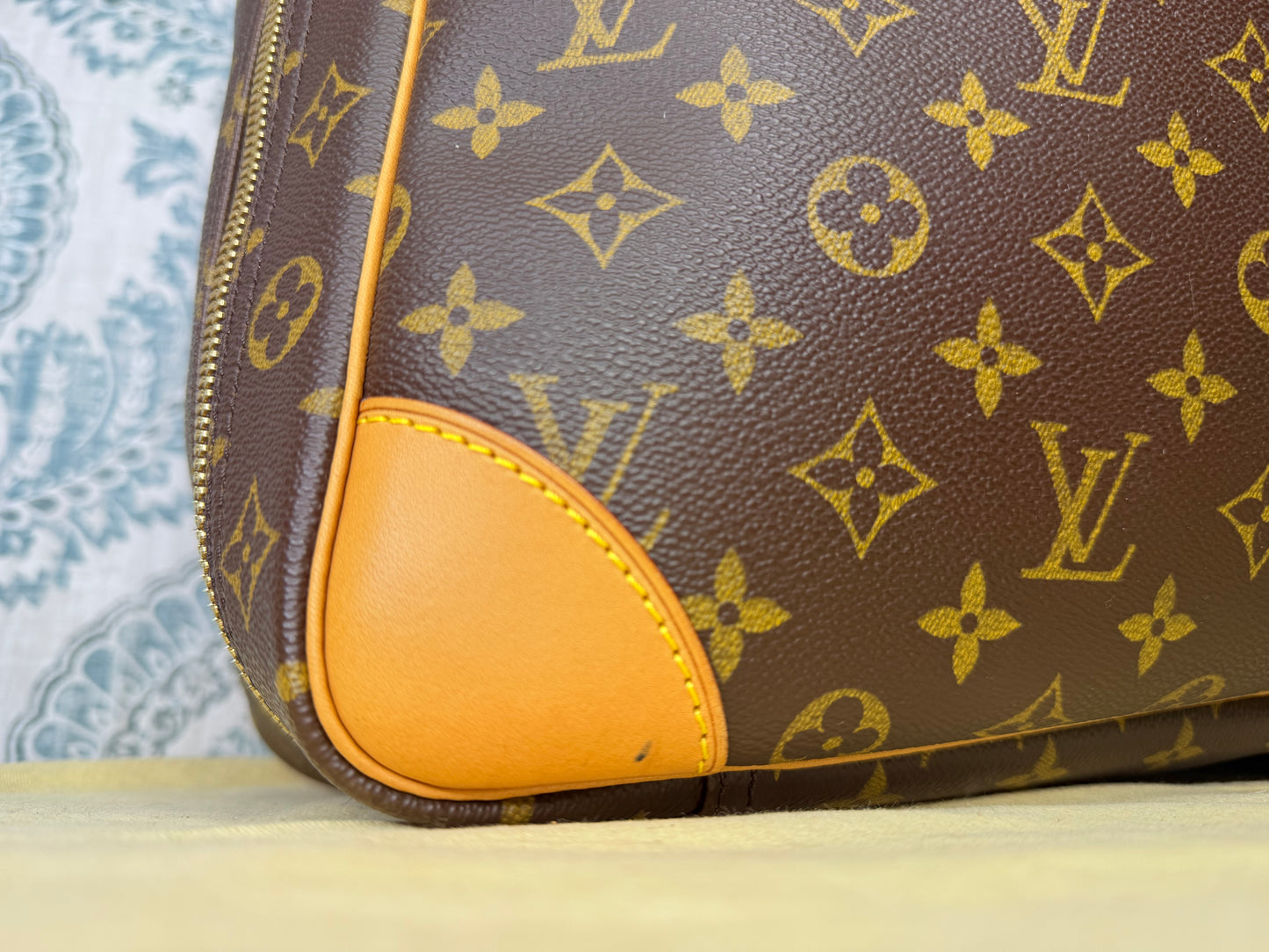 Louis Vuitton Sirius 55 Soft Suit Case