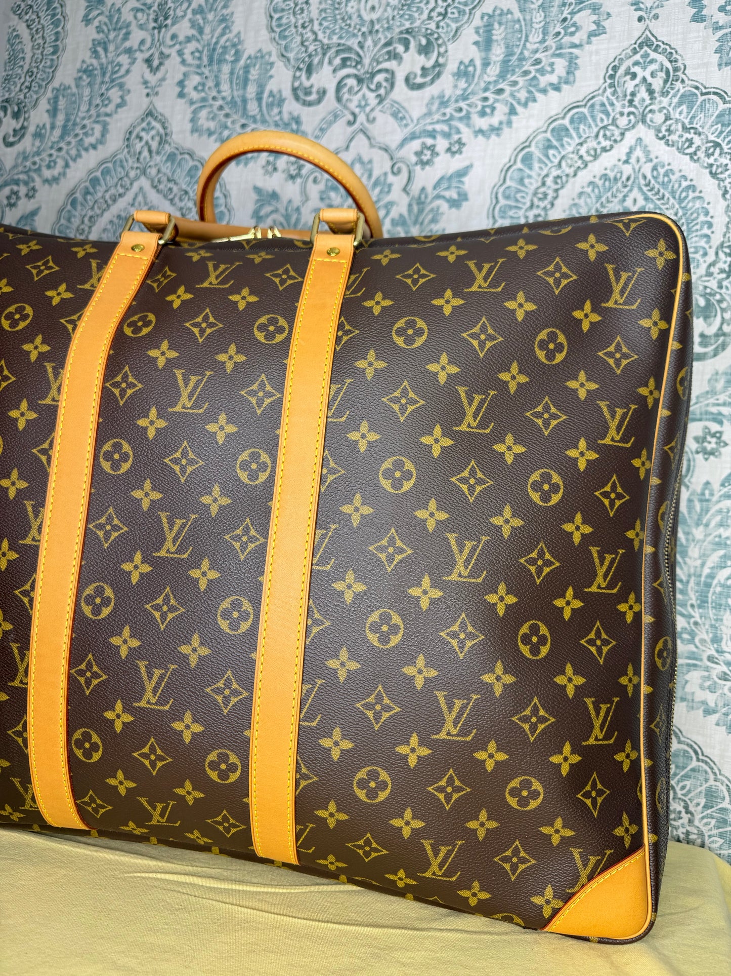 Louis Vuitton Sirius 55 Soft Suit Case