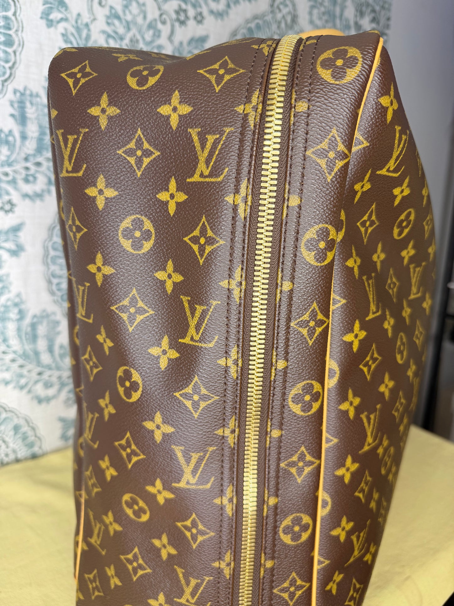 Louis Vuitton Sirius 55 Soft Suit Case