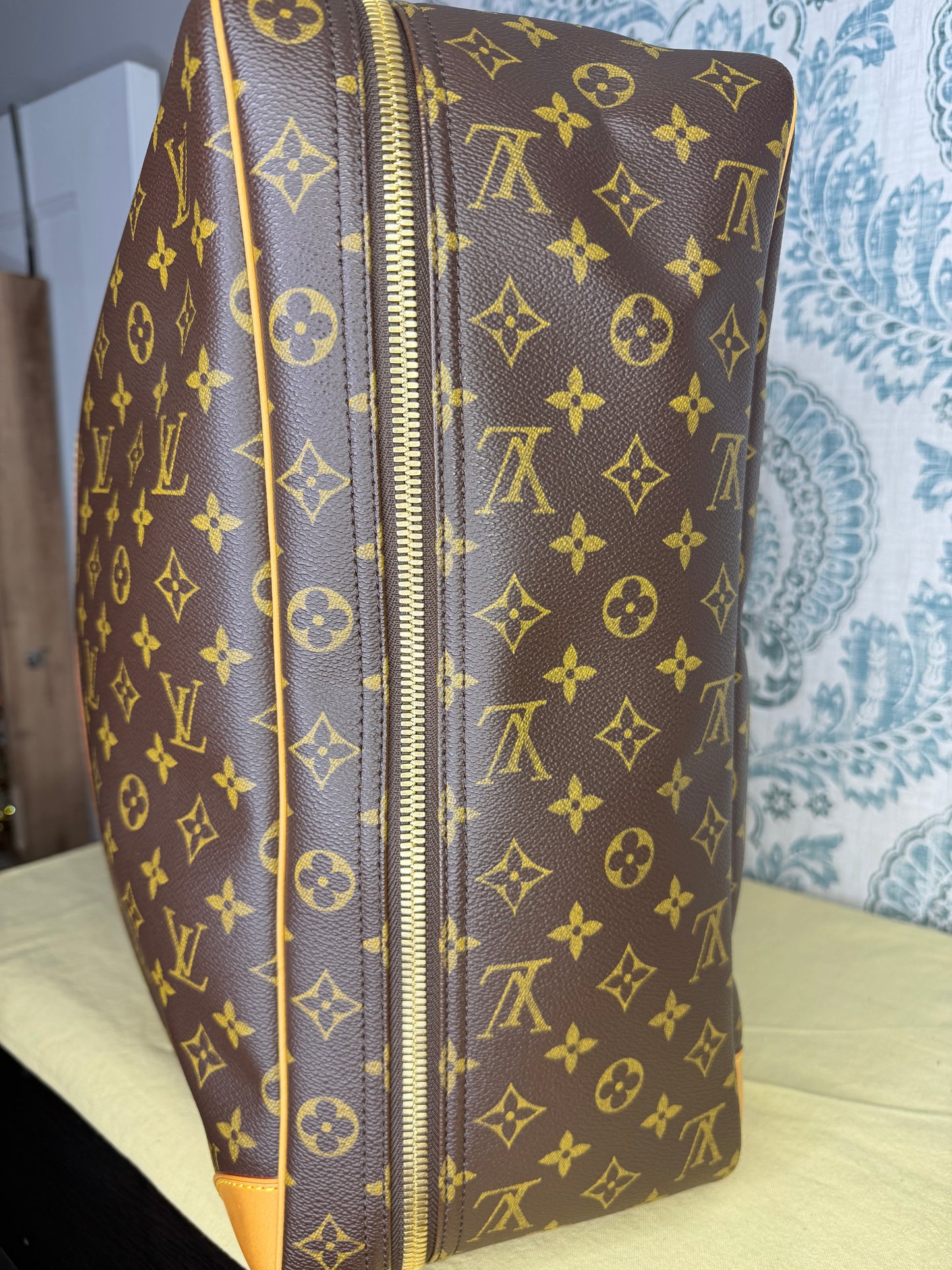 Louis Vuitton Sirius 55 Soft Suit Case