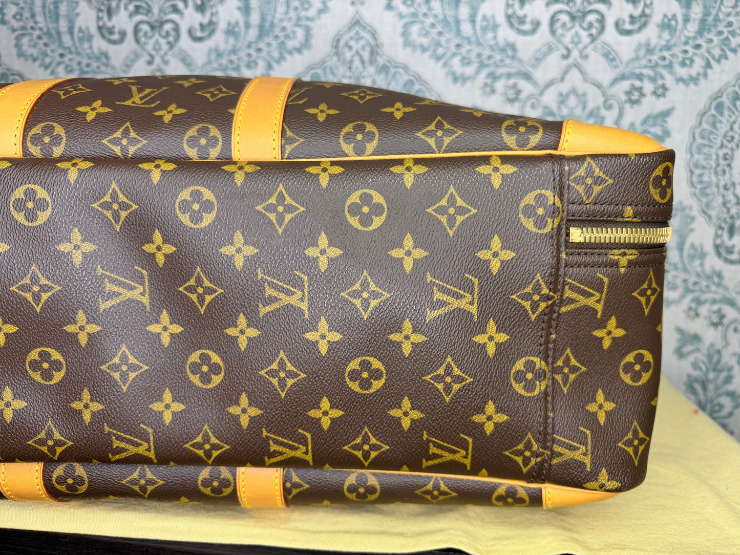 Louis Vuitton Sirius 55 Soft Suit Case