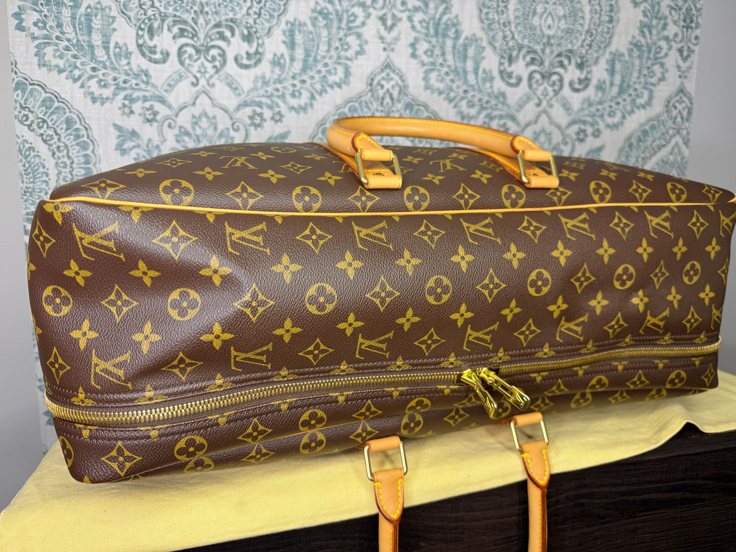 Louis Vuitton Sirius 55 Soft Suit Case