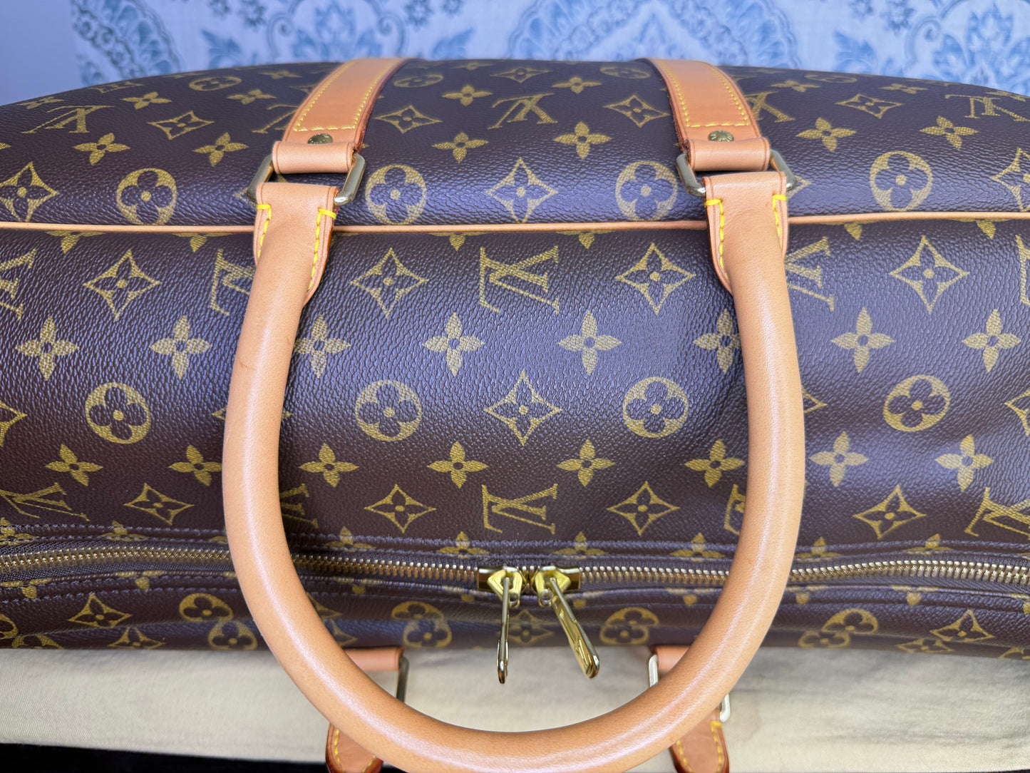 Louis Vuitton Sirius 55 Soft Suit Case