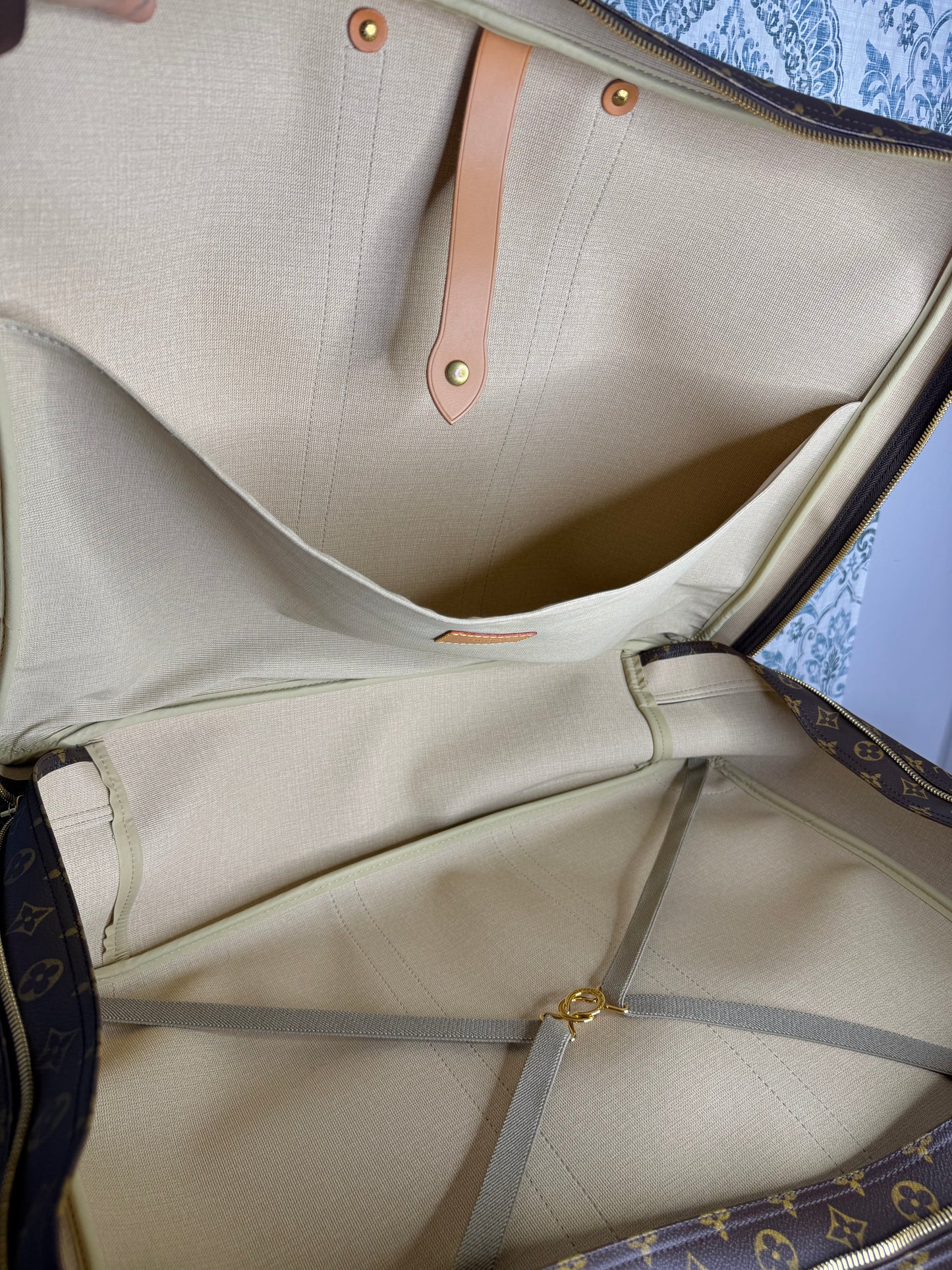 Louis Vuitton Sirius 55 Soft Suit Case