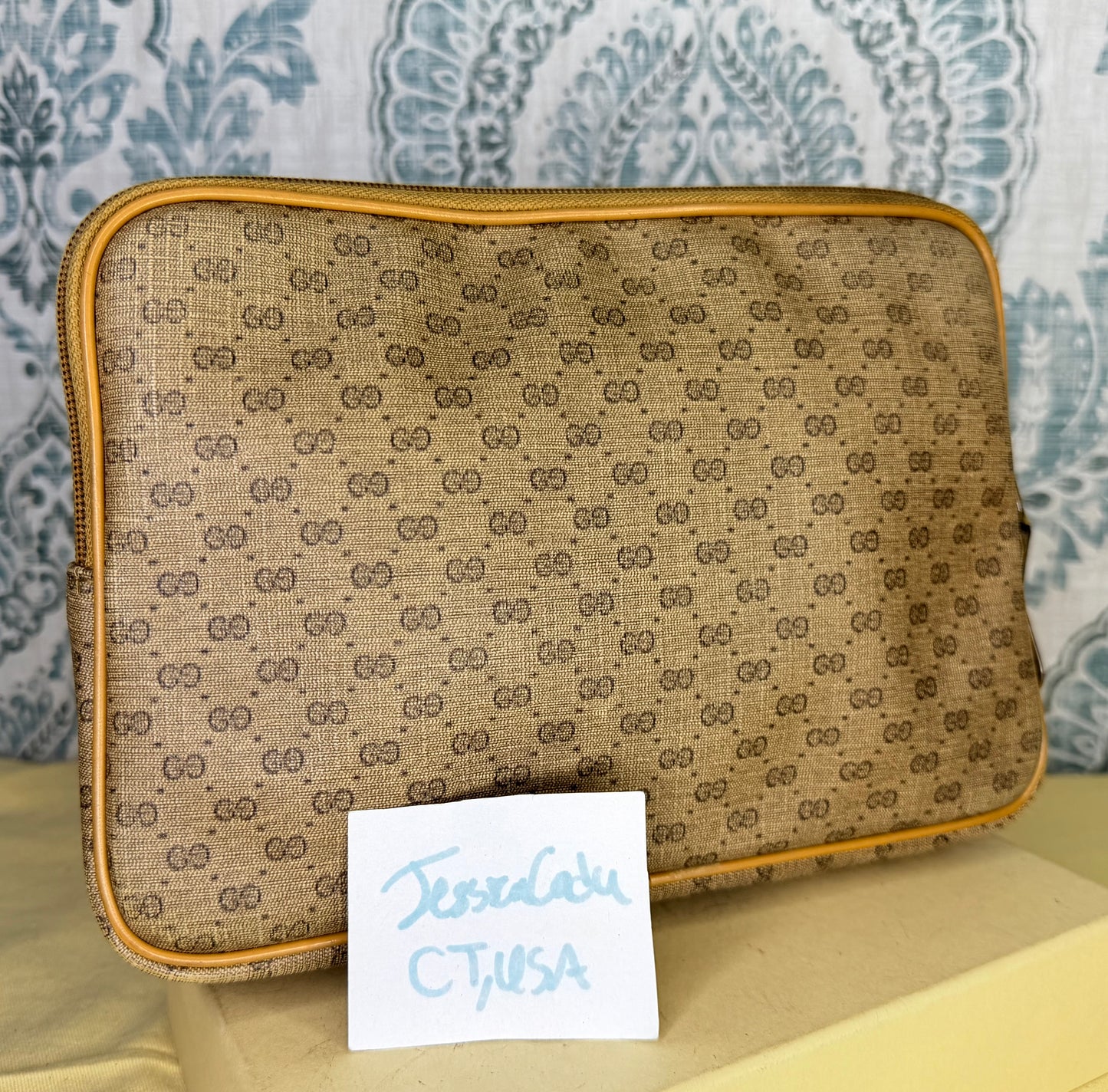 Micro Gucci Pouch
