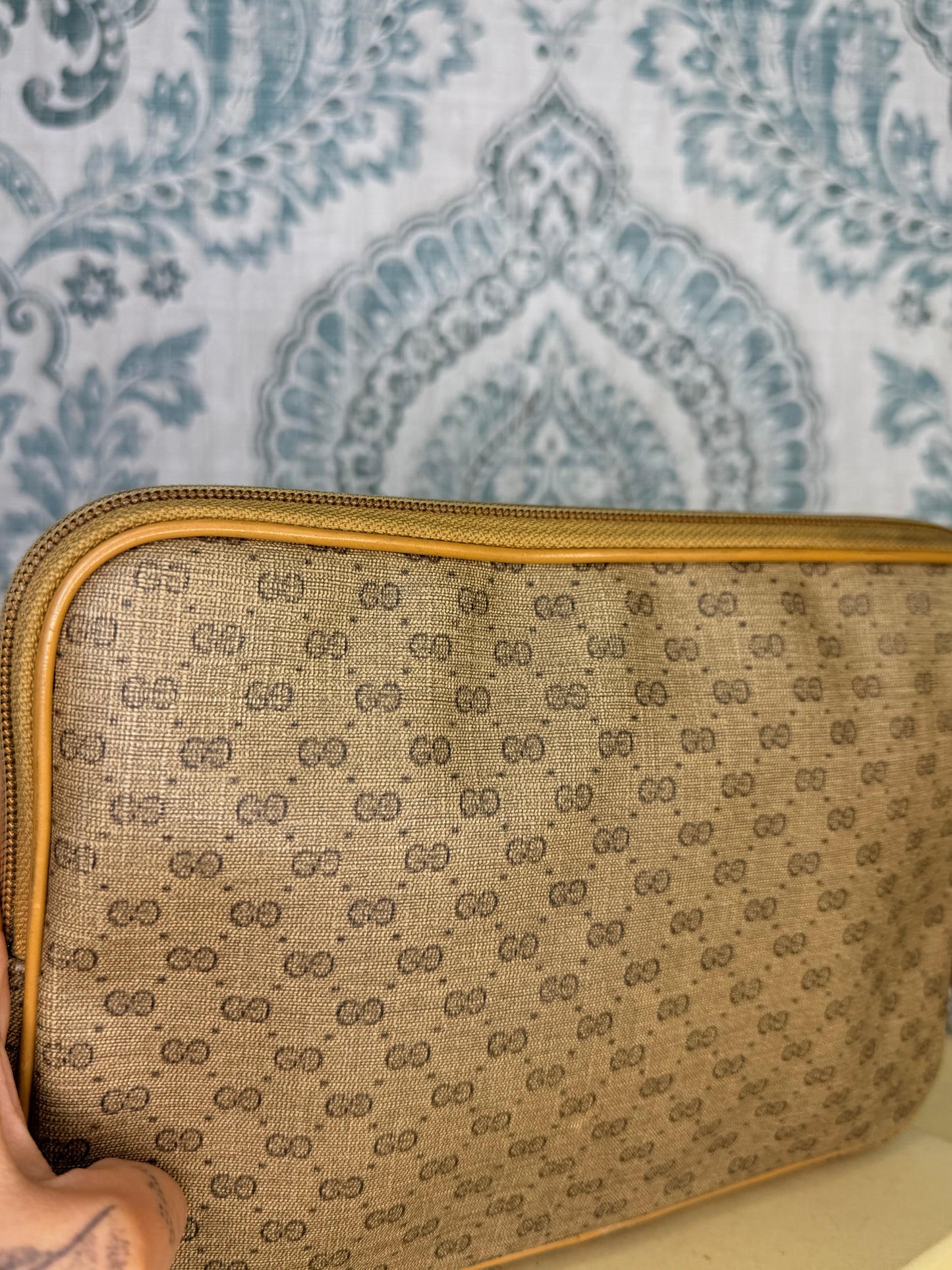 Micro Gucci Pouch