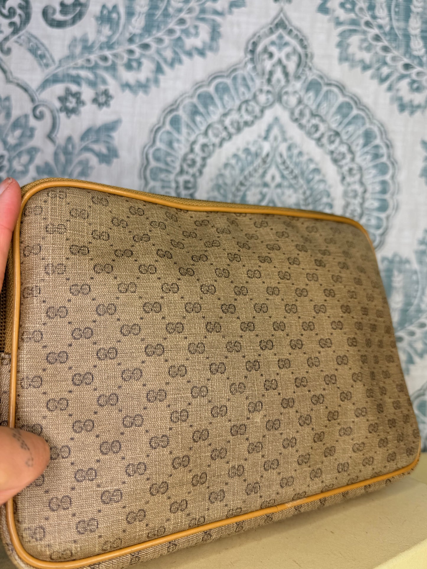 Micro Gucci Pouch
